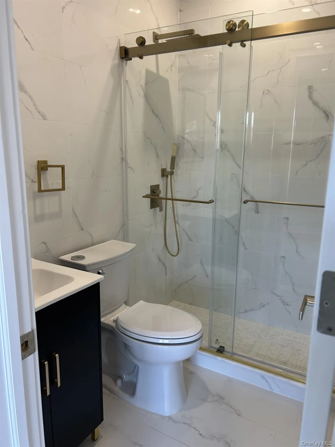 14441 78th Avenue, New York, NY, 3 Bedrooms Bedrooms, 5 Rooms Rooms,3 BathroomsBathrooms,Residential Lease,For Rent,78th,0,1032287 14441 78th Avenue, New York, NY, 3 Bedrooms Bedrooms, 5 Rooms Rooms,3 BathroomsBathrooms,Residential Lease,For Rent,78th,0,1032287