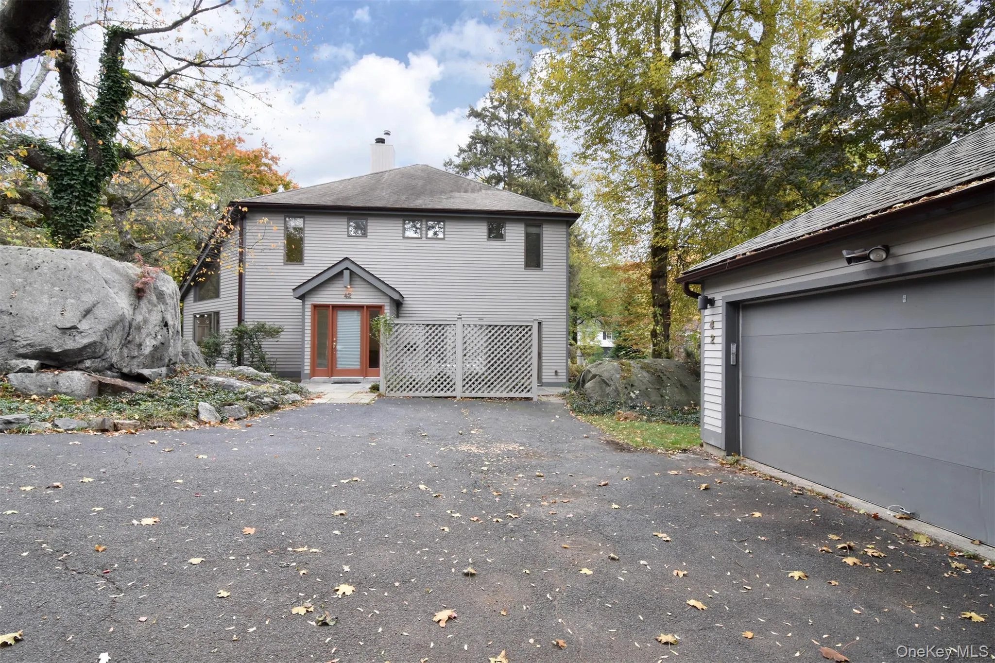 2 car garage and plenty of driveway parking 2 car garage and plenty of driveway parking