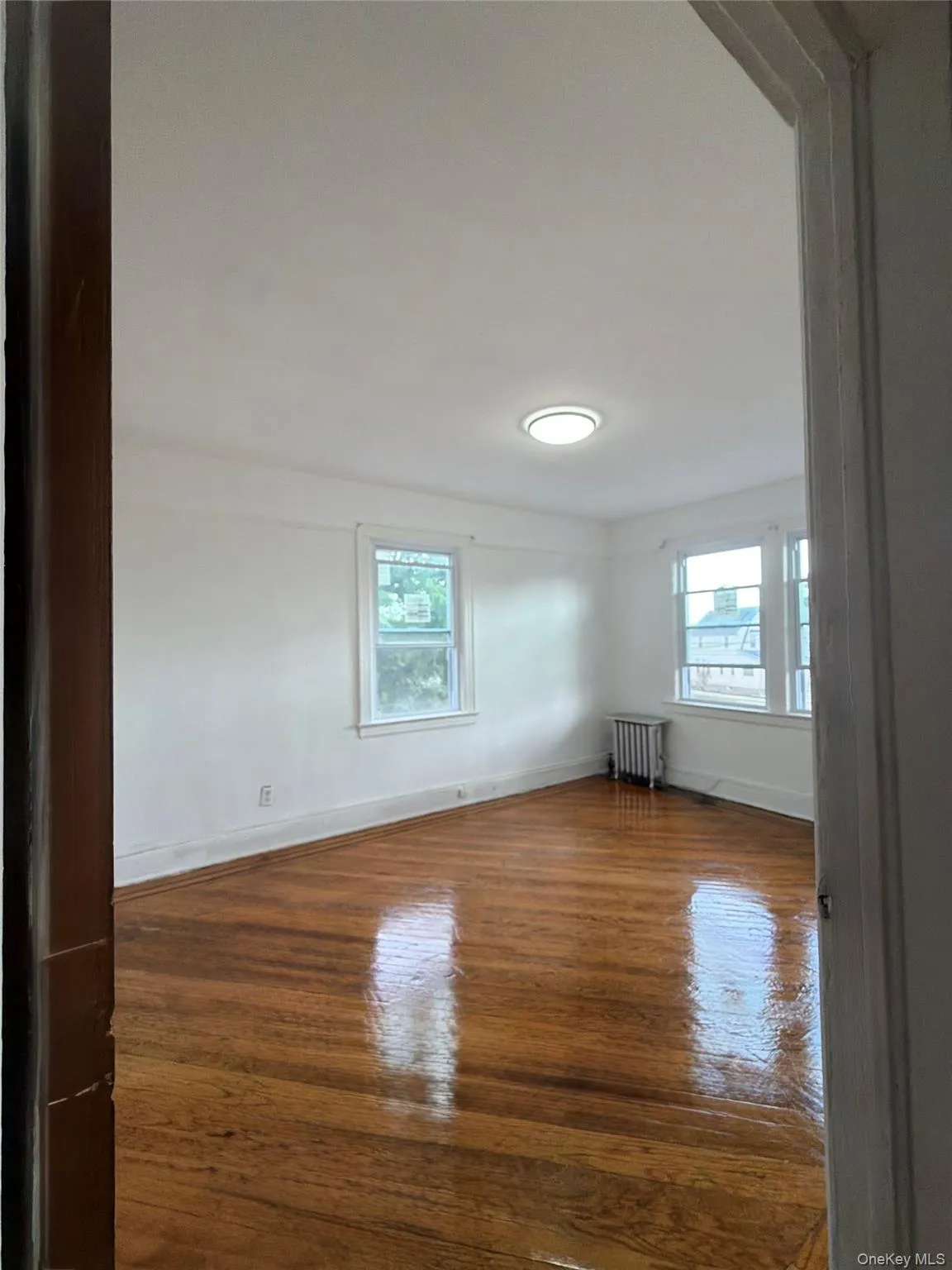 18640 Murdock Avenue, New York, NY, 2 Bedrooms Bedrooms, 5 Rooms Rooms,1 BathroomBathrooms,Residential Lease,For Rent,Murdock,0,1032299 18640 Murdock Avenue, New York, NY, 2 Bedrooms Bedrooms, 5 Rooms Rooms,1 BathroomBathrooms,Residential Lease,For Rent,Murdock,0,1032299