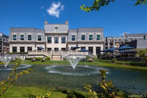 6000 Royal Court, North Hempstead, NY, 2 Bedrooms Bedrooms, 6 Rooms Rooms,2 BathroomsBathrooms,Residential,For Rent,Royal,0,1032300 6000 Royal Court, North Hempstead, NY, 2 Bedrooms Bedrooms, 6 Rooms Rooms,2 BathroomsBathrooms,Residential,For Rent,Royal,0,1032300