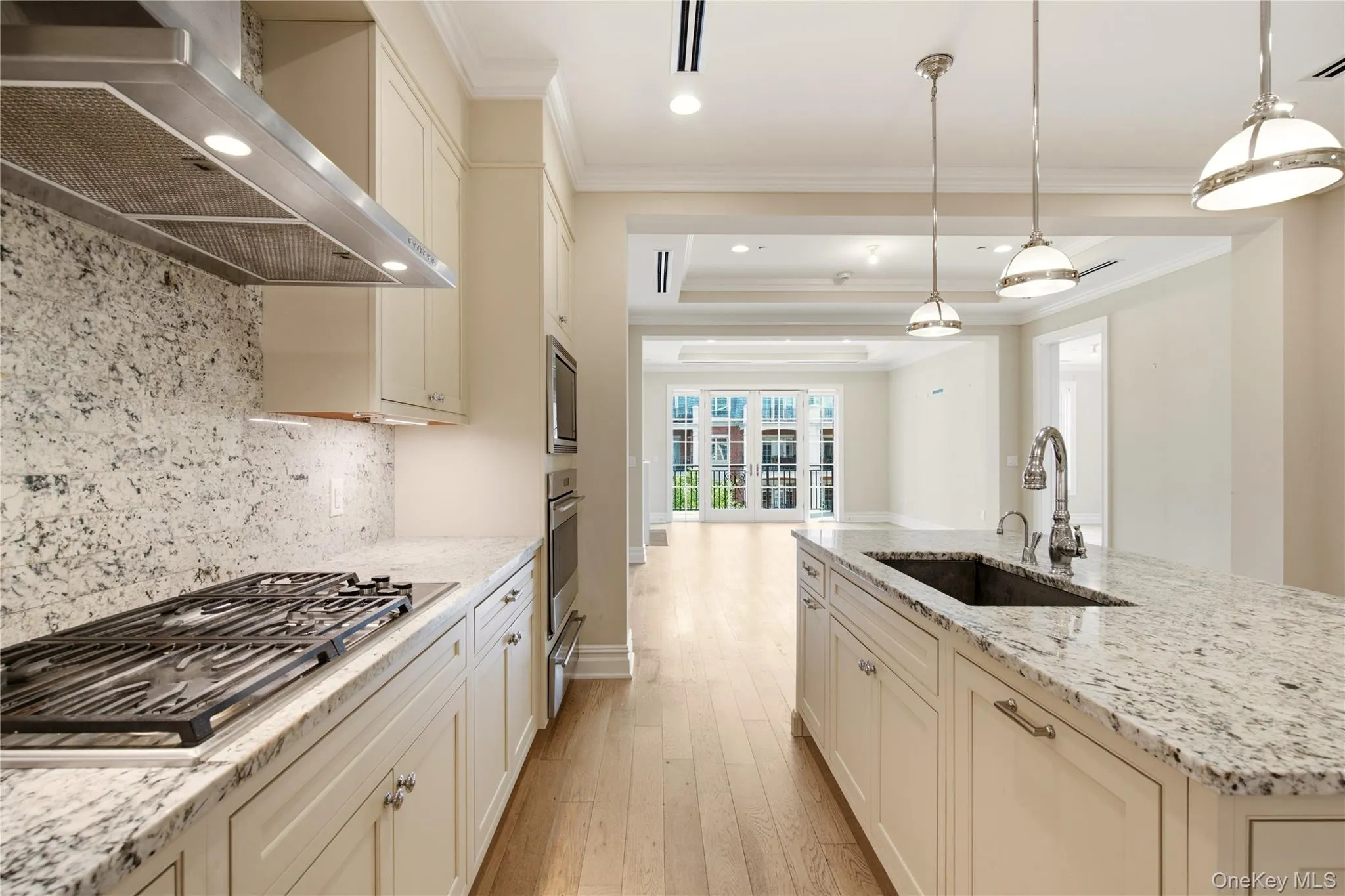 6000 Royal Court, North Hempstead, NY, 2 Bedrooms Bedrooms, 6 Rooms Rooms,2 BathroomsBathrooms,Residential,For Rent,Royal,0,1032300 6000 Royal Court, North Hempstead, NY, 2 Bedrooms Bedrooms, 6 Rooms Rooms,2 BathroomsBathrooms,Residential,For Rent,Royal,0,1032300