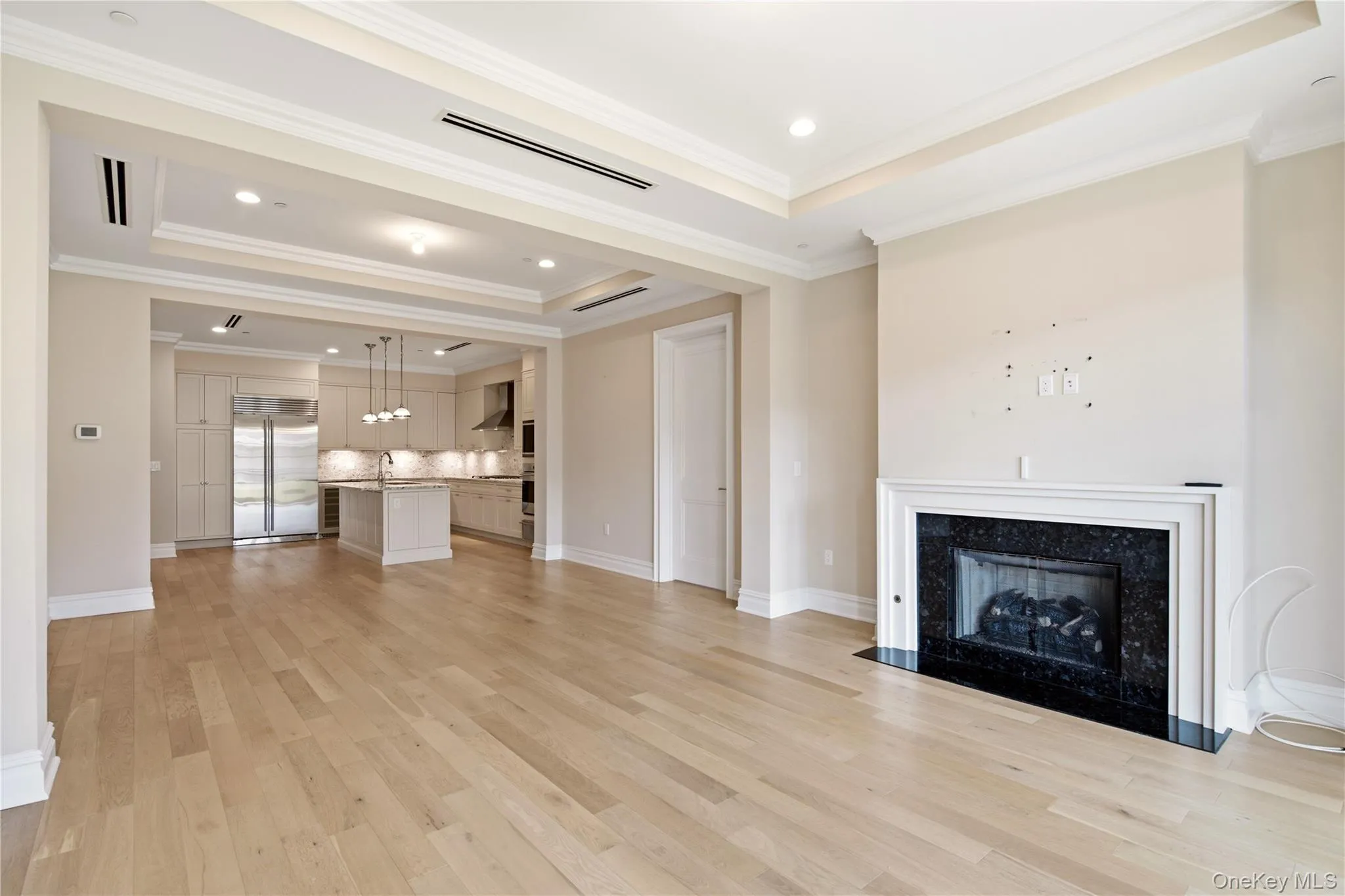 6000 Royal Court, North Hempstead, NY, 2 Bedrooms Bedrooms, 6 Rooms Rooms,2 BathroomsBathrooms,Residential,For Rent,Royal,0,1032300 6000 Royal Court, North Hempstead, NY, 2 Bedrooms Bedrooms, 6 Rooms Rooms,2 BathroomsBathrooms,Residential,For Rent,Royal,0,1032300