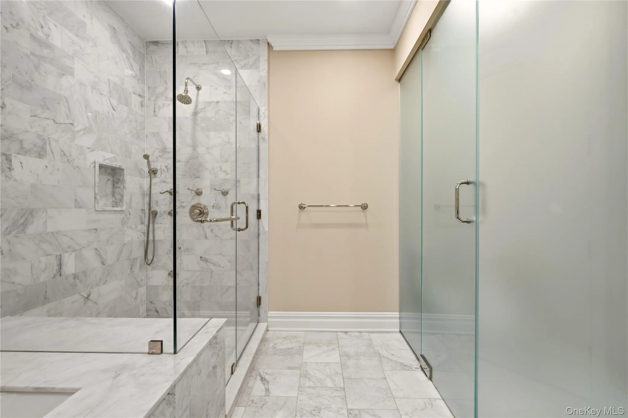 6000 Royal Court, North Hempstead, NY, 2 Bedrooms Bedrooms, 6 Rooms Rooms,2 BathroomsBathrooms,Residential,For Rent,Royal,0,1032300 6000 Royal Court, North Hempstead, NY, 2 Bedrooms Bedrooms, 6 Rooms Rooms,2 BathroomsBathrooms,Residential,For Rent,Royal,0,1032300
