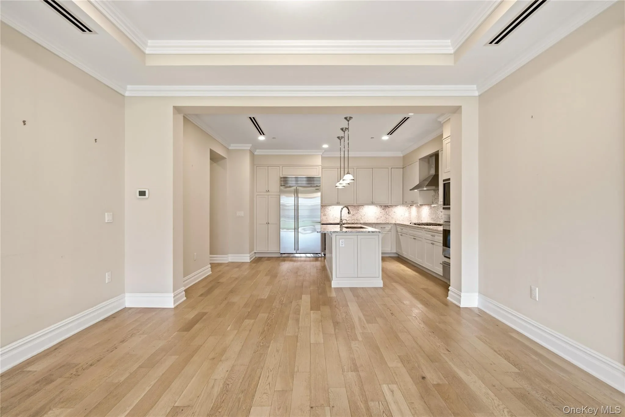 6000 Royal Court, North Hempstead, NY, 2 Bedrooms Bedrooms, 6 Rooms Rooms,2 BathroomsBathrooms,Residential,For Rent,Royal,0,1032300 6000 Royal Court, North Hempstead, NY, 2 Bedrooms Bedrooms, 6 Rooms Rooms,2 BathroomsBathrooms,Residential,For Rent,Royal,0,1032300