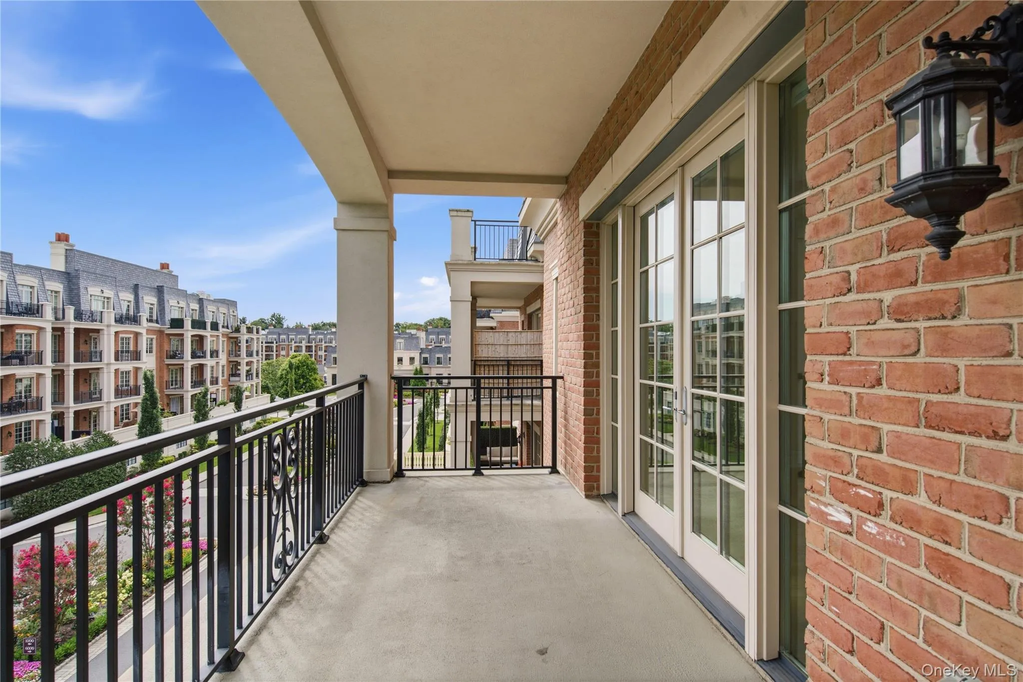 6000 Royal Court, North Hempstead, NY, 2 Bedrooms Bedrooms, 6 Rooms Rooms,2 BathroomsBathrooms,Residential,For Rent,Royal,0,1032300 6000 Royal Court, North Hempstead, NY, 2 Bedrooms Bedrooms, 6 Rooms Rooms,2 BathroomsBathrooms,Residential,For Rent,Royal,0,1032300