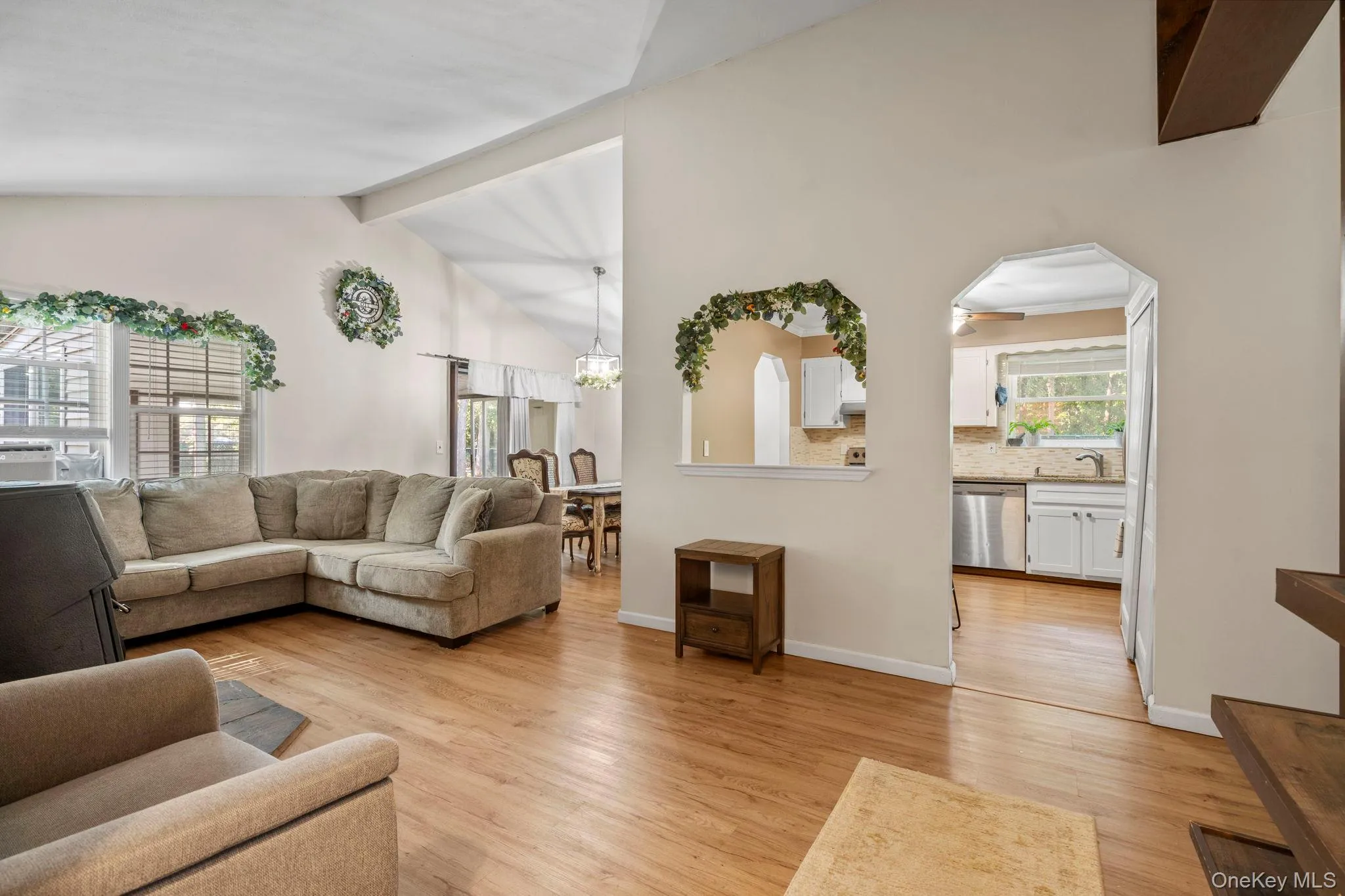 28 Yaphank Avenue, Brookhaven, NY, 3 Bedrooms Bedrooms, 6 Rooms Rooms,1 BathroomBathrooms,Residential,For Rent,Yaphank,0,1032303 28 Yaphank Avenue, Brookhaven, NY, 3 Bedrooms Bedrooms, 6 Rooms Rooms,1 BathroomBathrooms,Residential,For Rent,Yaphank,0,1032303