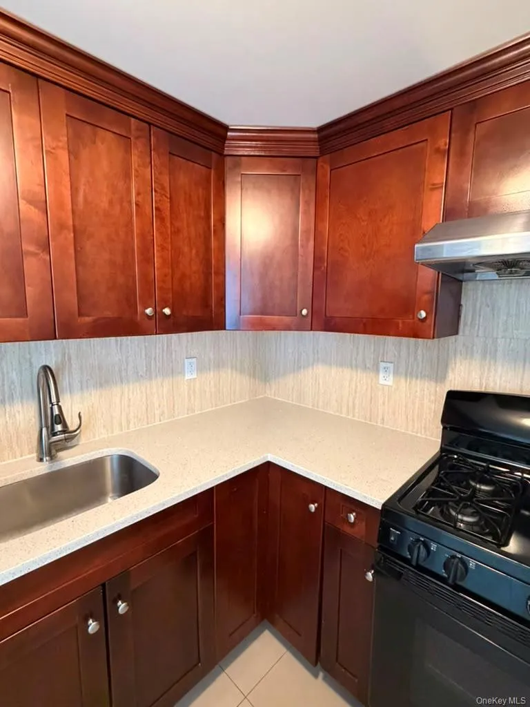 35-19 Leavitt Street, New York, NY, 2 Bedrooms Bedrooms, 3 Rooms Rooms,1 BathroomBathrooms,Residential Lease,For Rent,Leavitt,0,1032304 35-19 Leavitt Street, New York, NY, 2 Bedrooms Bedrooms, 3 Rooms Rooms,1 BathroomBathrooms,Residential Lease,For Rent,Leavitt,0,1032304