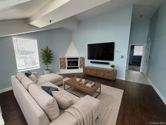 VS Living Room VS Living Room