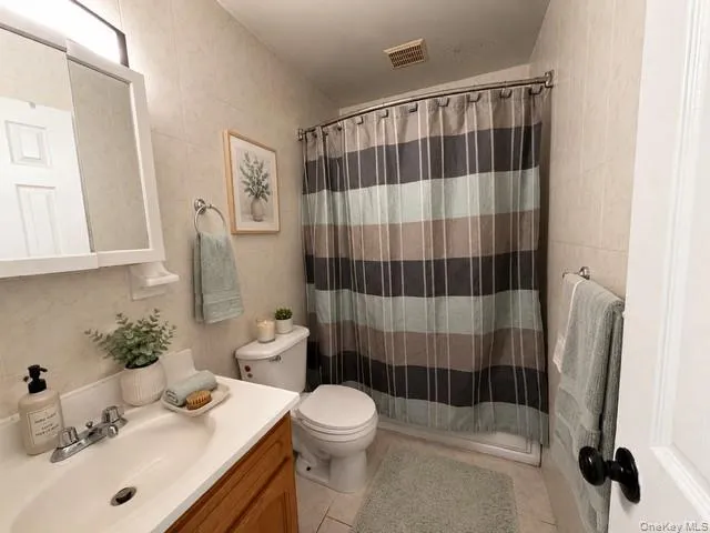 1432 Outlook Avenue, New York, NY, 2 Bedrooms Bedrooms, 5 Rooms Rooms,1 BathroomBathrooms,Residential,For Rent,Outlook,0,1032306 1432 Outlook Avenue, New York, NY, 2 Bedrooms Bedrooms, 5 Rooms Rooms,1 BathroomBathrooms,Residential,For Rent,Outlook,0,1032306