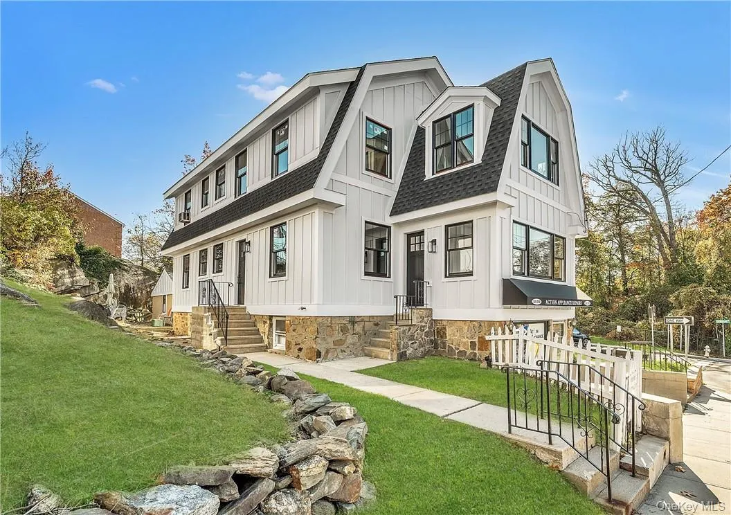 200 Main Street, Eastchester, NY, 3 Bedroom Bedrooms, 7 Room Rooms,1 BathroomBathrooms,Residential Lease,For Rent,Main,0,1032311 200 Main Street, Eastchester, NY, 3 Bedroom Bedrooms, 7 Room Rooms,1 BathroomBathrooms,Residential Lease,For Rent,Main,0,1032311