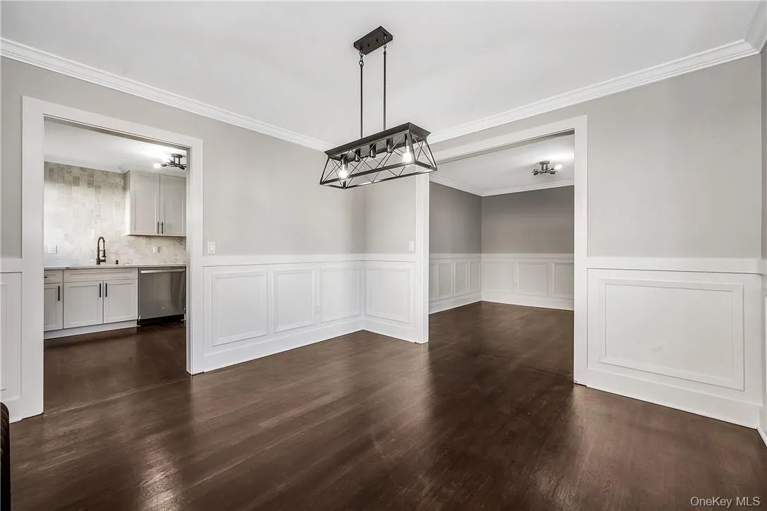 200 Main Street, Eastchester, NY, 3 Bedrooms Bedrooms, 7 Rooms Rooms,1 BathroomBathrooms,Residential Lease,For Rent,Main,0,1032311 200 Main Street, Eastchester, NY, 3 Bedrooms Bedrooms, 7 Rooms Rooms,1 BathroomBathrooms,Residential Lease,For Rent,Main,0,1032311