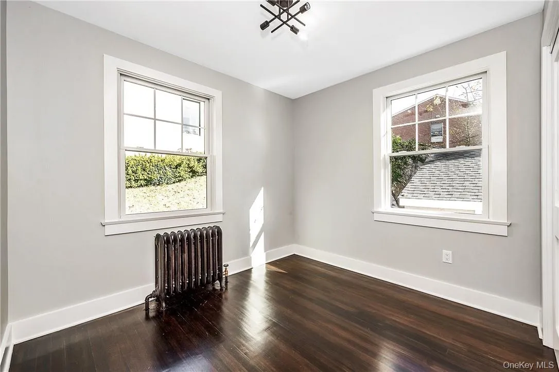 200 Main Street, Eastchester, NY, 3 Bedrooms Bedrooms, 7 Rooms Rooms,1 BathroomBathrooms,Residential Lease,For Rent,Main,0,1032311 200 Main Street, Eastchester, NY, 3 Bedrooms Bedrooms, 7 Rooms Rooms,1 BathroomBathrooms,Residential Lease,For Rent,Main,0,1032311