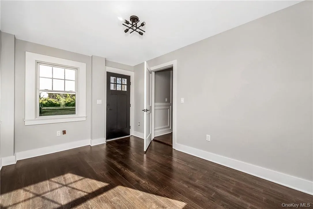 200 Main Street, Eastchester, NY, 3 Bedrooms Bedrooms, 7 Rooms Rooms,1 BathroomBathrooms,Residential Lease,For Rent,Main,0,1032311 200 Main Street, Eastchester, NY, 3 Bedrooms Bedrooms, 7 Rooms Rooms,1 BathroomBathrooms,Residential Lease,For Rent,Main,0,1032311