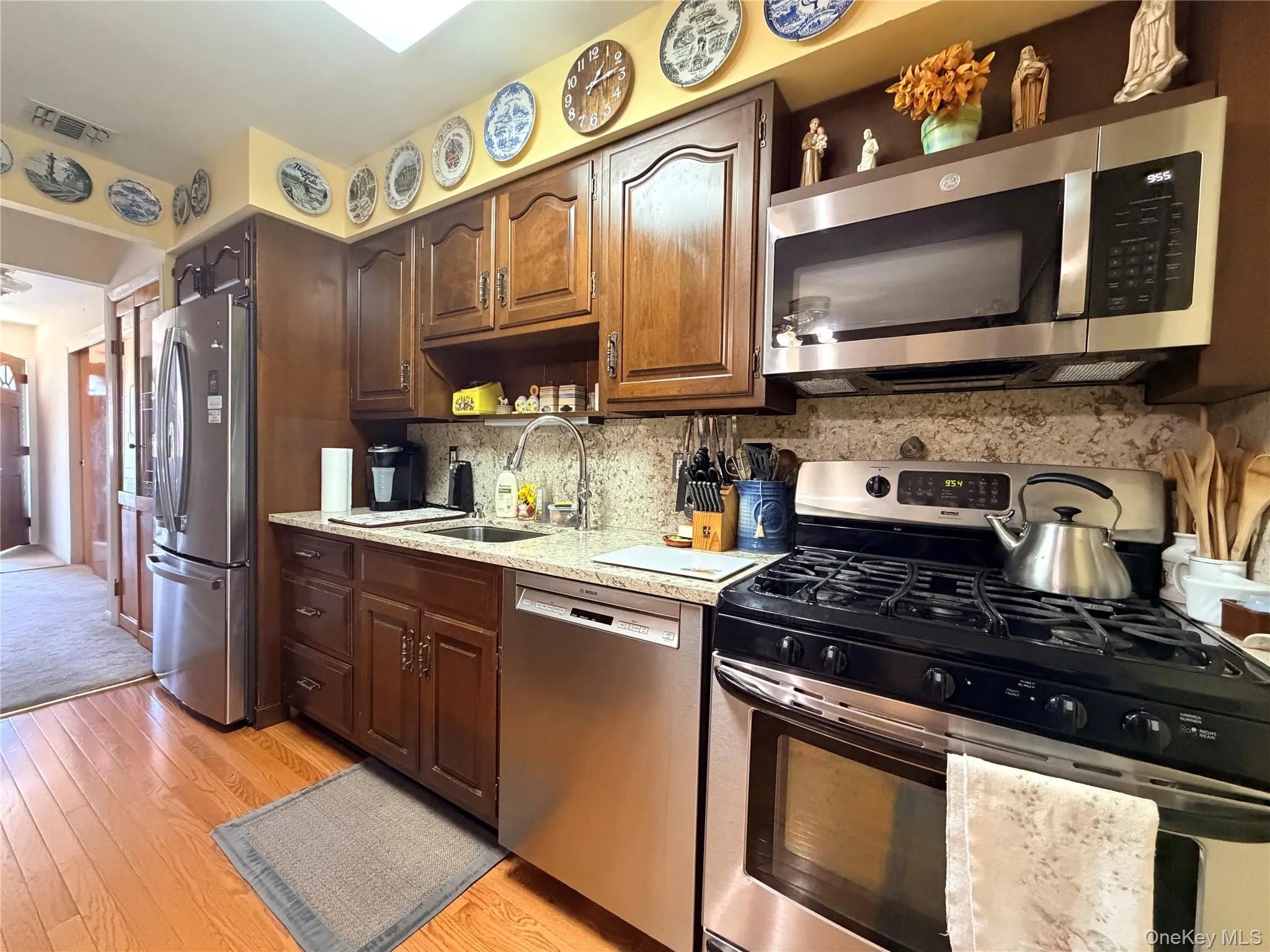 381 Monroe Avenue, Babylon, NY, 4 Bedrooms Bedrooms, 8 Rooms Rooms,2 BathroomsBathrooms,Residential,For Rent,Monroe,0,1032316 381 Monroe Avenue, Babylon, NY, 4 Bedrooms Bedrooms, 8 Rooms Rooms,2 BathroomsBathrooms,Residential,For Rent,Monroe,0,1032316