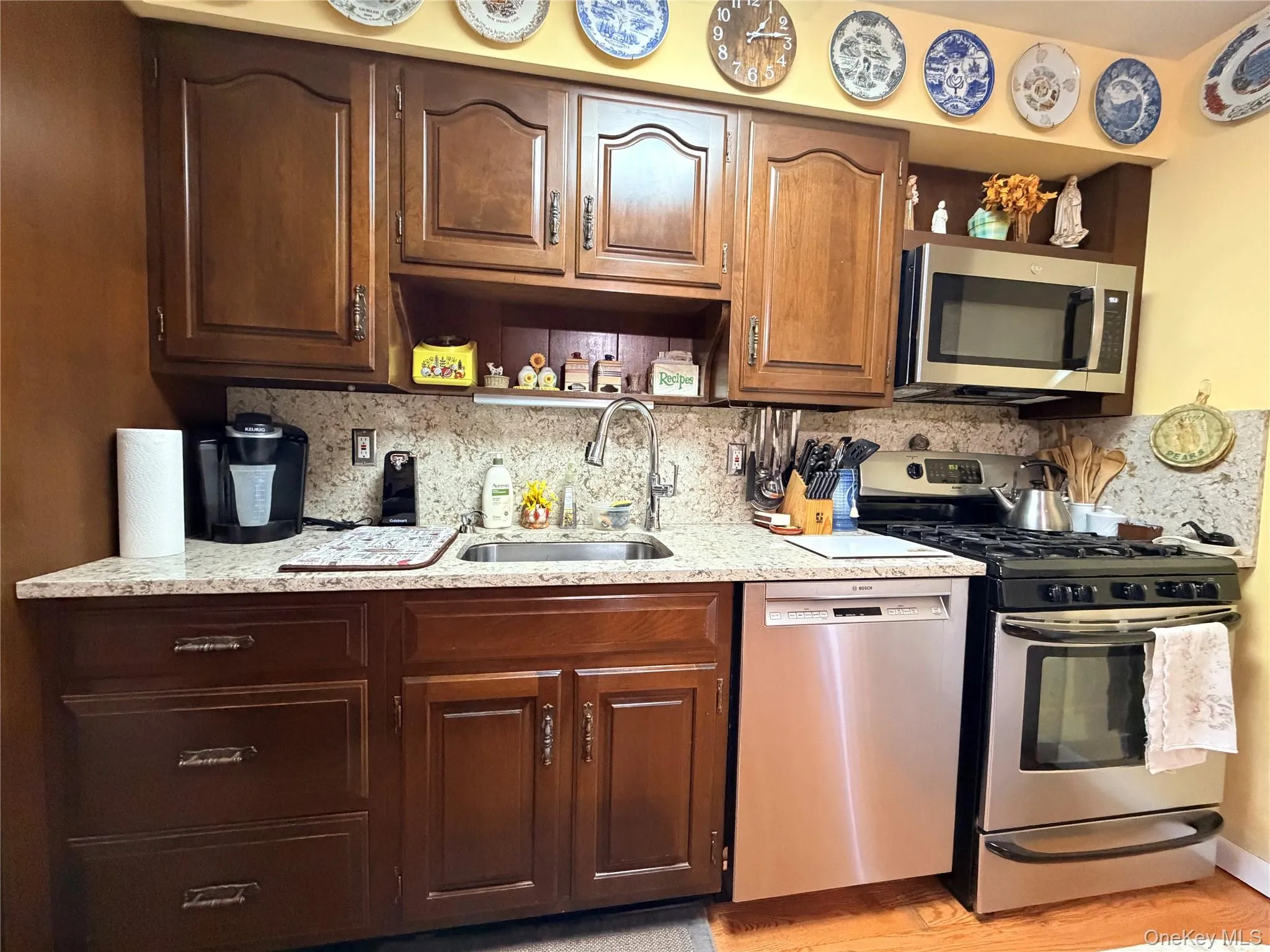 381 Monroe Avenue, Babylon, NY, 4 Bedrooms Bedrooms, 8 Rooms Rooms,2 BathroomsBathrooms,Residential,For Rent,Monroe,0,1032316 381 Monroe Avenue, Babylon, NY, 4 Bedrooms Bedrooms, 8 Rooms Rooms,2 BathroomsBathrooms,Residential,For Rent,Monroe,0,1032316