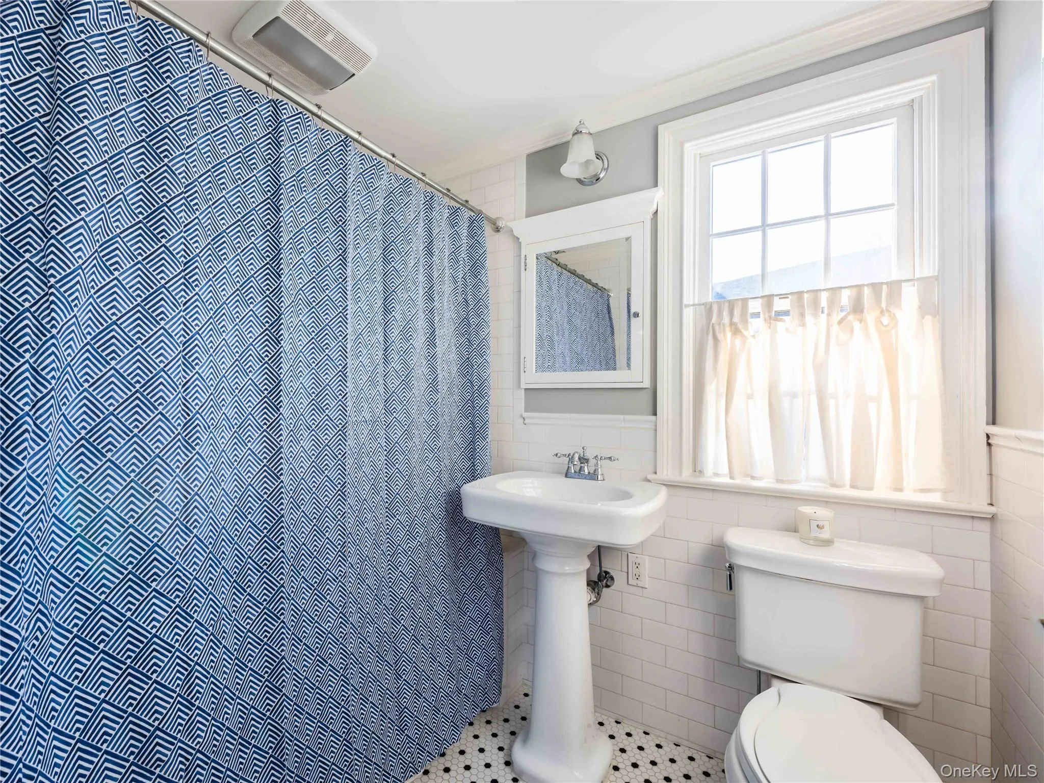 99 Thayer Road, North Hempstead, NY, 3 Bedrooms Bedrooms, 8 Rooms Rooms,3 BathroomsBathrooms,Residential Lease,For Rent,Thayer,0,1032325 99 Thayer Road, North Hempstead, NY, 3 Bedrooms Bedrooms, 8 Rooms Rooms,3 BathroomsBathrooms,Residential Lease,For Rent,Thayer,0,1032325