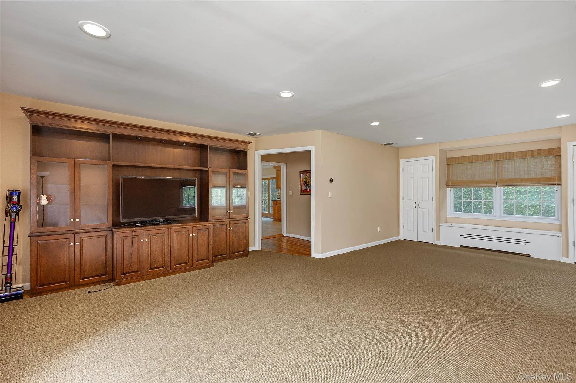 73 Revere Road, North Hempstead, NY, 3 Bedrooms Bedrooms, 7 Rooms Rooms,3 BathroomsBathrooms,Residential,For Rent,Revere,0,1032326 73 Revere Road, North Hempstead, NY, 3 Bedrooms Bedrooms, 7 Rooms Rooms,3 BathroomsBathrooms,Residential,For Rent,Revere,0,1032326