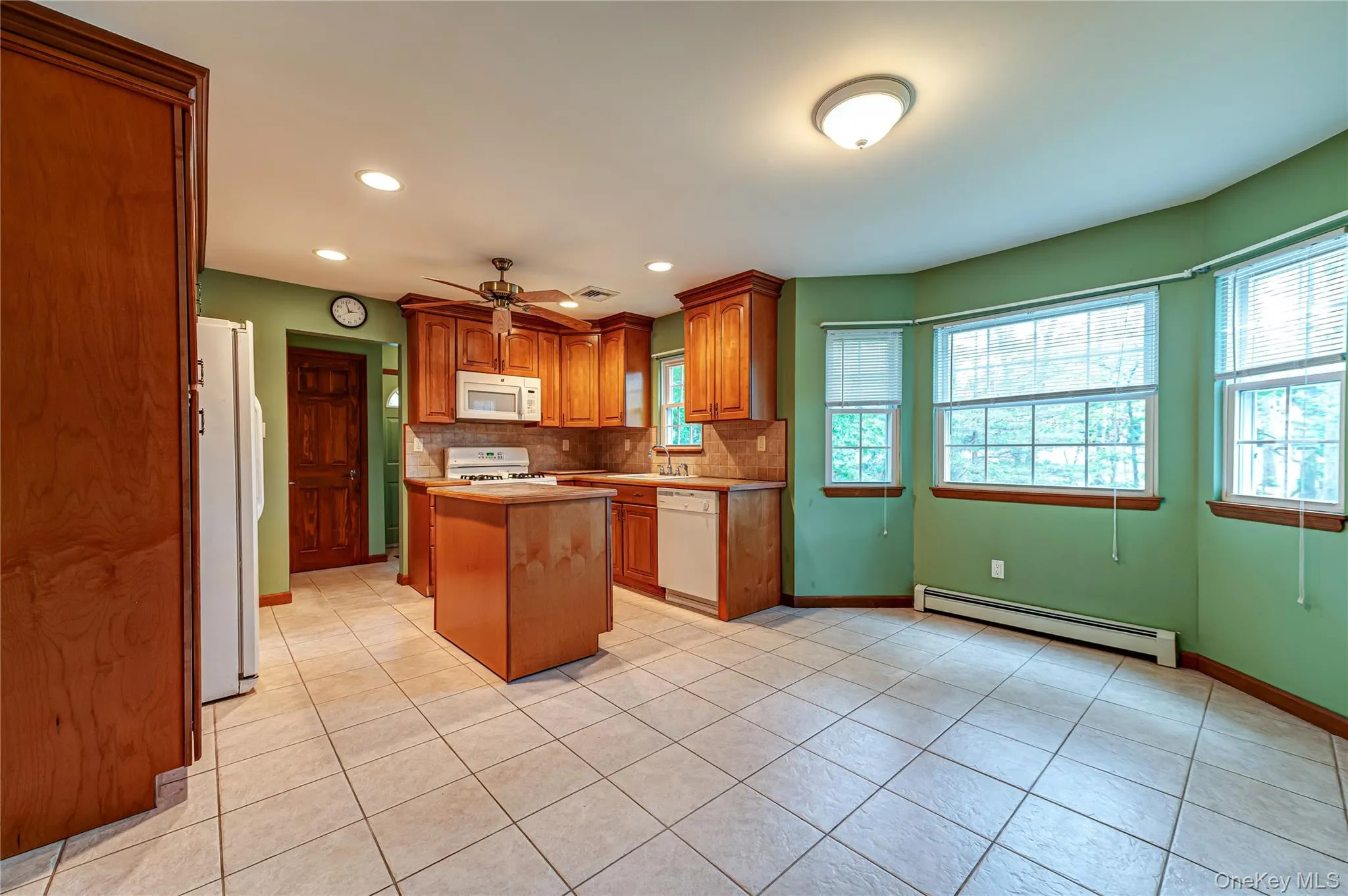 Eat in kitchen Eat in kitchen