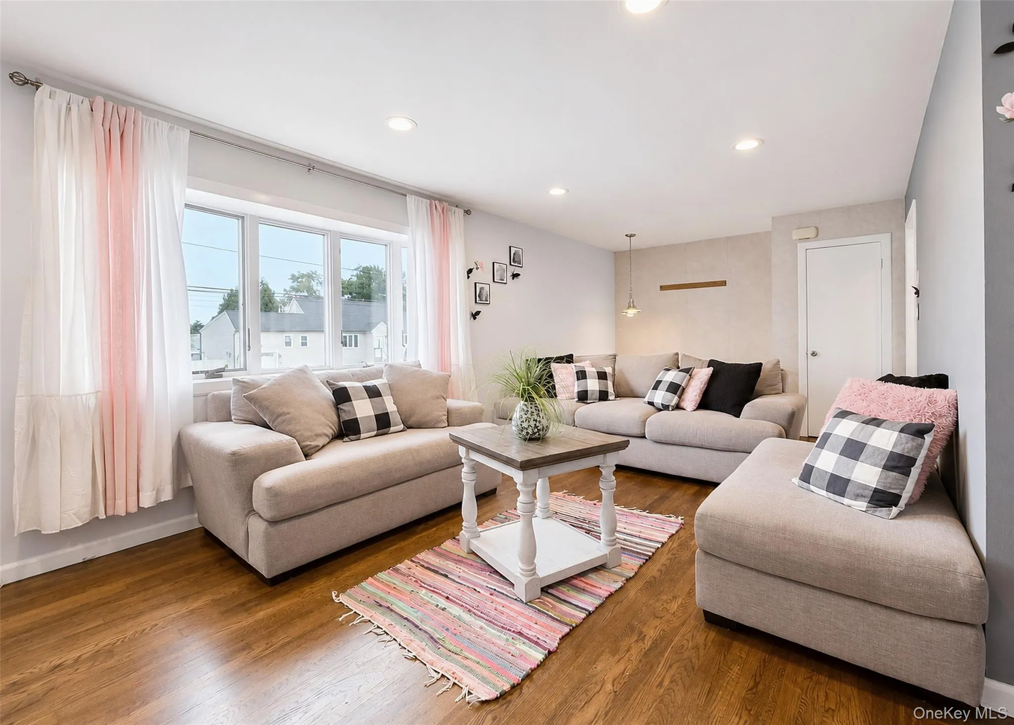 11 Farragut Avenue, Babylon, NY, 4 Bedrooms Bedrooms, 9 Rooms Rooms,2 BathroomsBathrooms,Residential,For Rent,Farragut,0,1032337 11 Farragut Avenue, Babylon, NY, 4 Bedrooms Bedrooms, 9 Rooms Rooms,2 BathroomsBathrooms,Residential,For Rent,Farragut,0,1032337