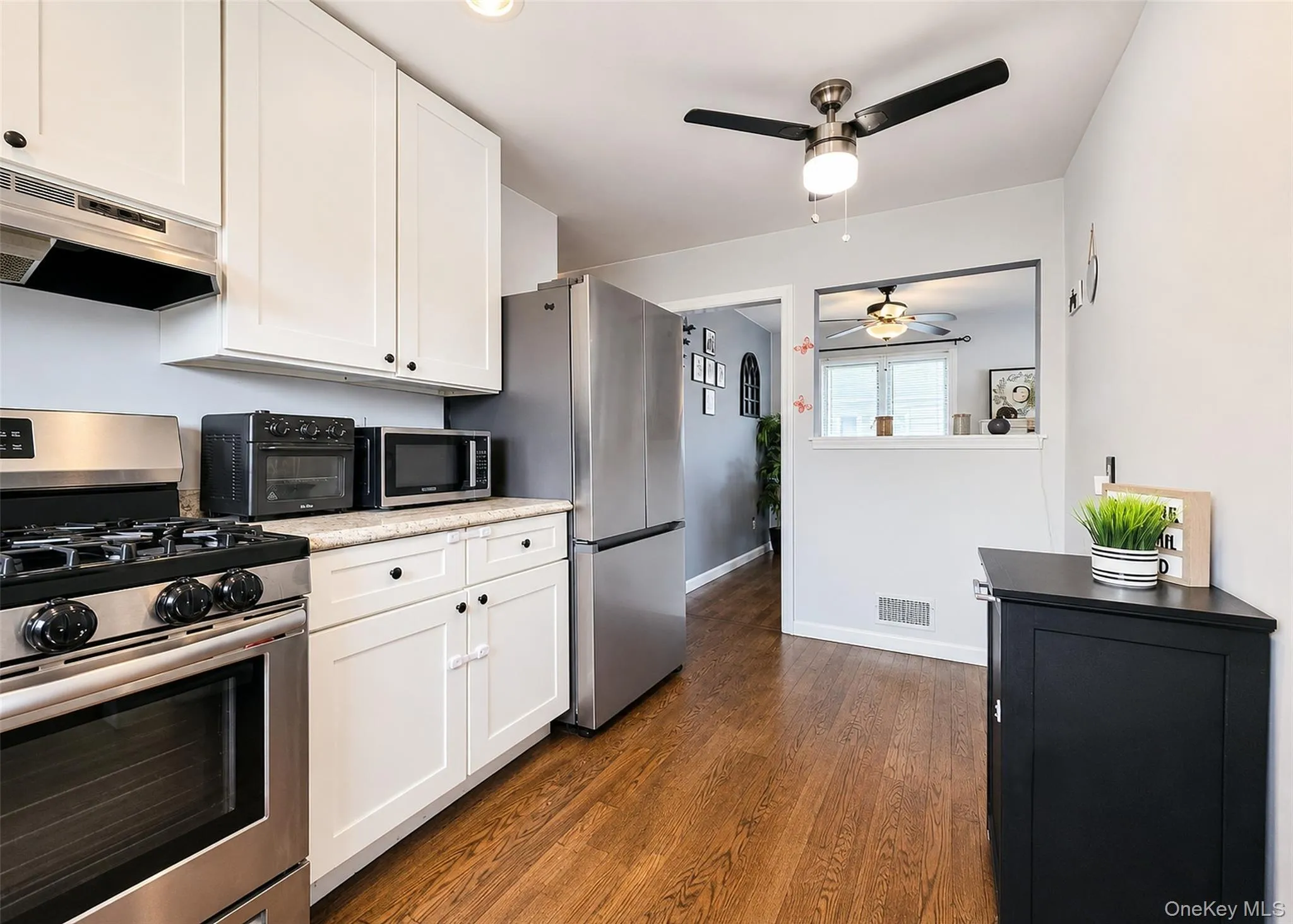 11 Farragut Avenue, Babylon, NY, 4 Bedrooms Bedrooms, 9 Rooms Rooms,2 BathroomsBathrooms,Residential,For Rent,Farragut,0,1032337 11 Farragut Avenue, Babylon, NY, 4 Bedrooms Bedrooms, 9 Rooms Rooms,2 BathroomsBathrooms,Residential,For Rent,Farragut,0,1032337