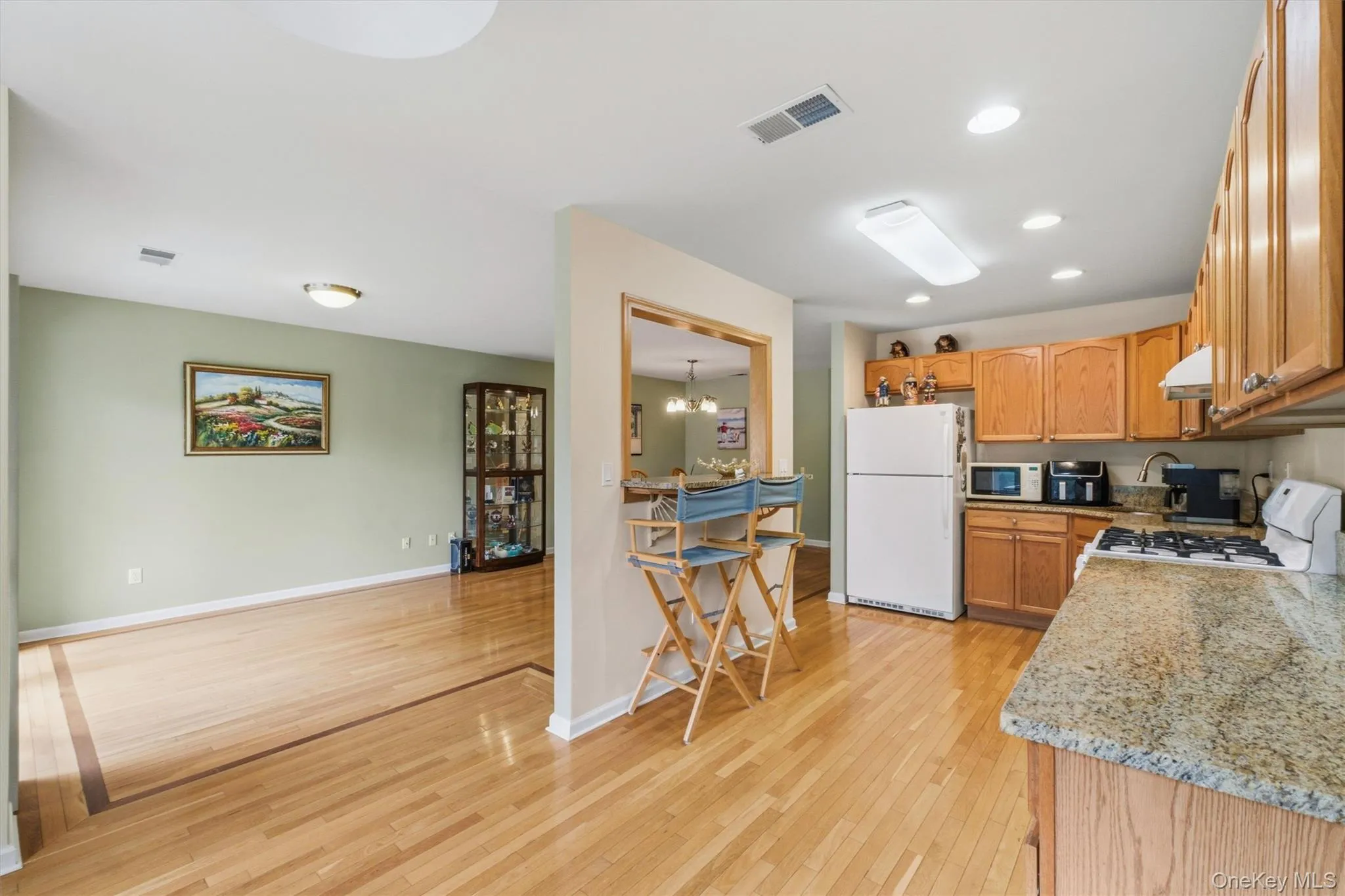 lots of functional counter space lots of functional counter space