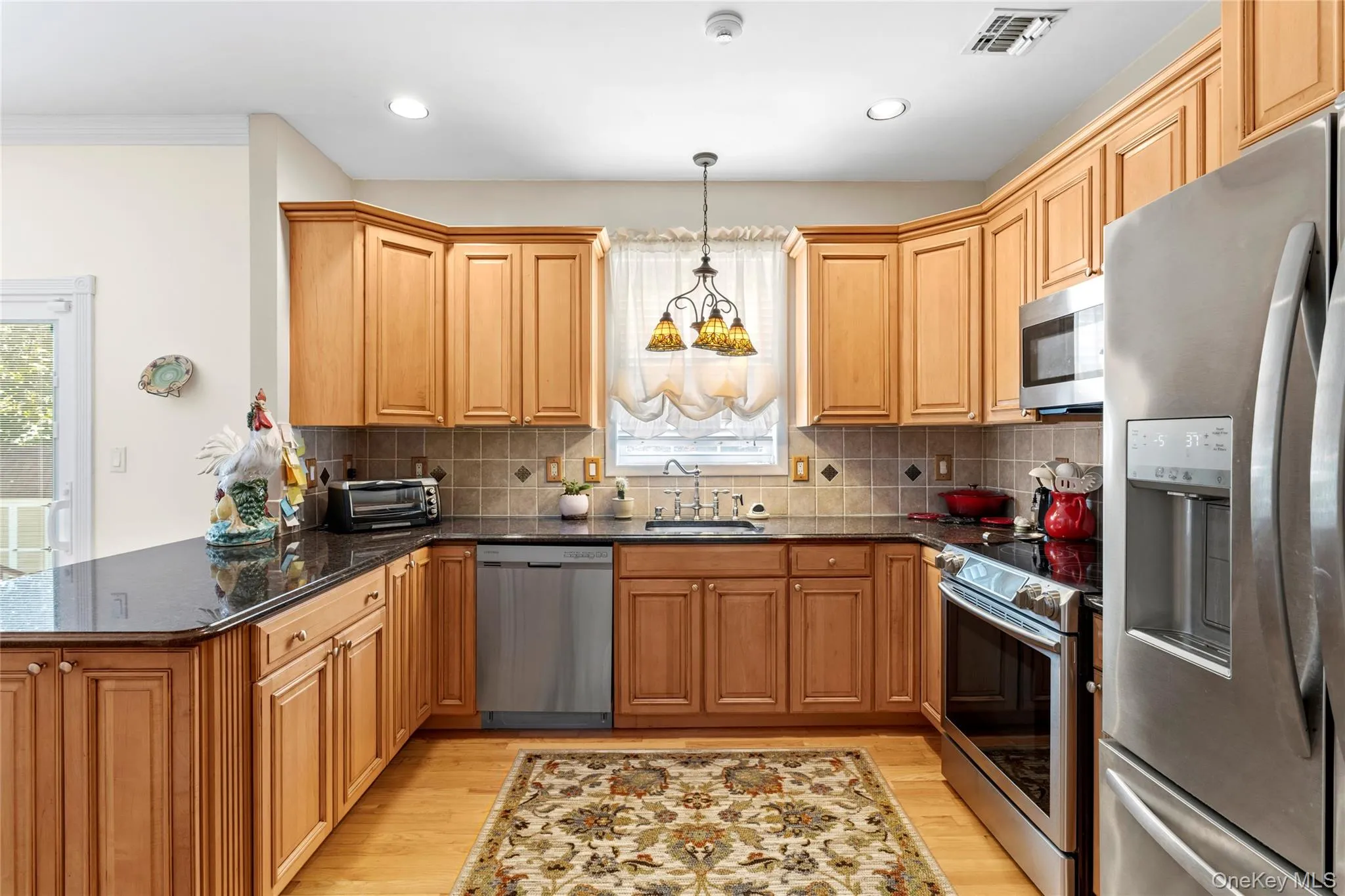 15 Scenicview Crescent, Brookhaven, NY, 4 Bedrooms Bedrooms, 10 Rooms Rooms,2 BathroomsBathrooms,Residential,For Rent,Scenicview,0,1032340 15 Scenicview Crescent, Brookhaven, NY, 4 Bedrooms Bedrooms, 10 Rooms Rooms,2 BathroomsBathrooms,Residential,For Rent,Scenicview,0,1032340