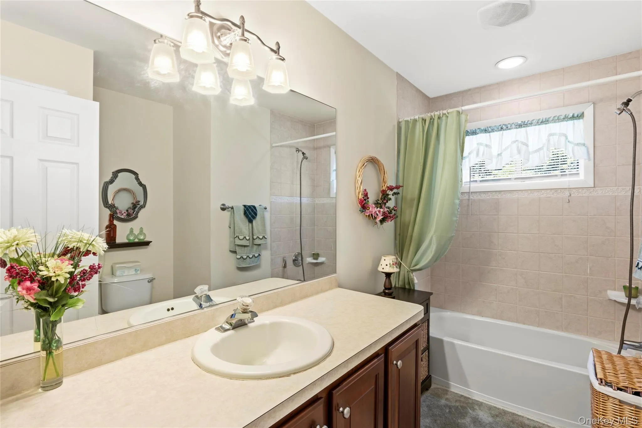 15 Scenicview Crescent, Brookhaven, NY, 4 Bedrooms Bedrooms, 10 Rooms Rooms,2 BathroomsBathrooms,Residential,For Rent,Scenicview,0,1032340 15 Scenicview Crescent, Brookhaven, NY, 4 Bedrooms Bedrooms, 10 Rooms Rooms,2 BathroomsBathrooms,Residential,For Rent,Scenicview,0,1032340