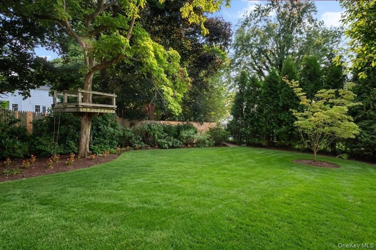 A convenient gate is located along the back fence line providing easy access to Milton School. A convenient gate is located along the back fence line providing easy access to Milton School.