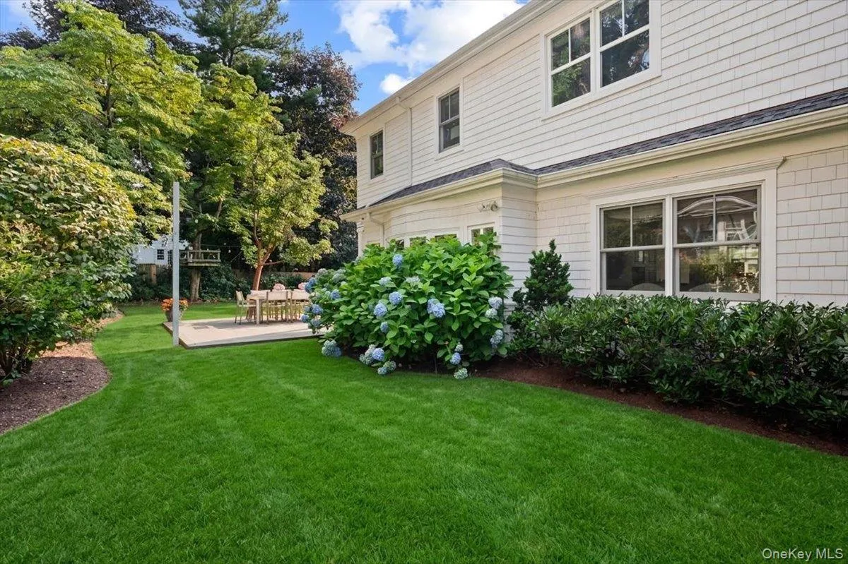 23 Fairlawn Street, Rye City, NY, 4 Bedrooms Bedrooms, 9 Rooms Rooms,2 BathroomsBathrooms,Residential,For Rent,Fairlawn,0,1032343 23 Fairlawn Street, Rye City, NY, 4 Bedrooms Bedrooms, 9 Rooms Rooms,2 BathroomsBathrooms,Residential,For Rent,Fairlawn,0,1032343