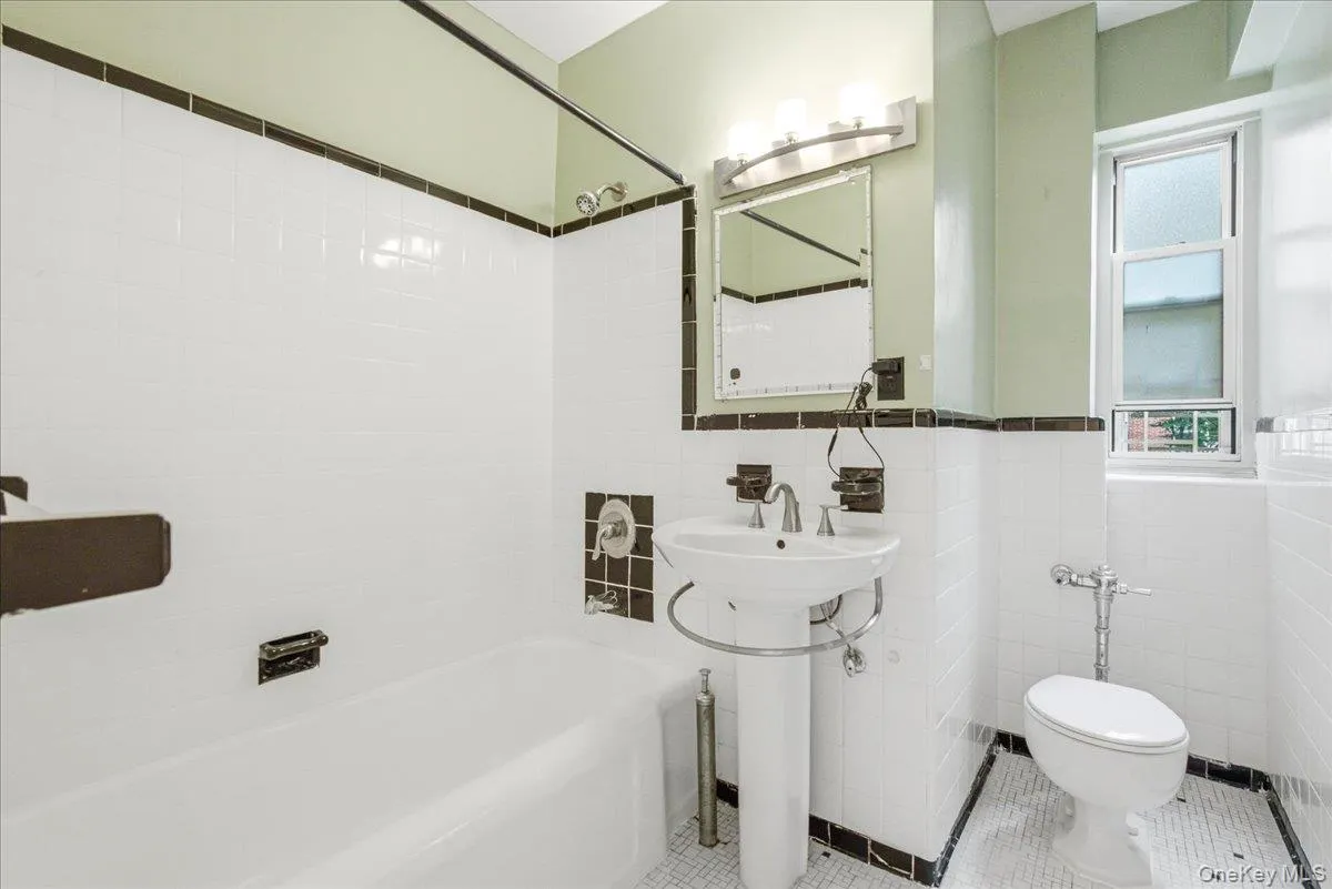 113-14 72nd Road, New York, NY, 1 Bedroom Bedrooms, 4 Rooms Rooms,1 BathroomBathrooms,Residential,For Rent,72nd,0,1032345 113-14 72nd Road, New York, NY, 1 Bedroom Bedrooms, 4 Rooms Rooms,1 BathroomBathrooms,Residential,For Rent,72nd,0,1032345