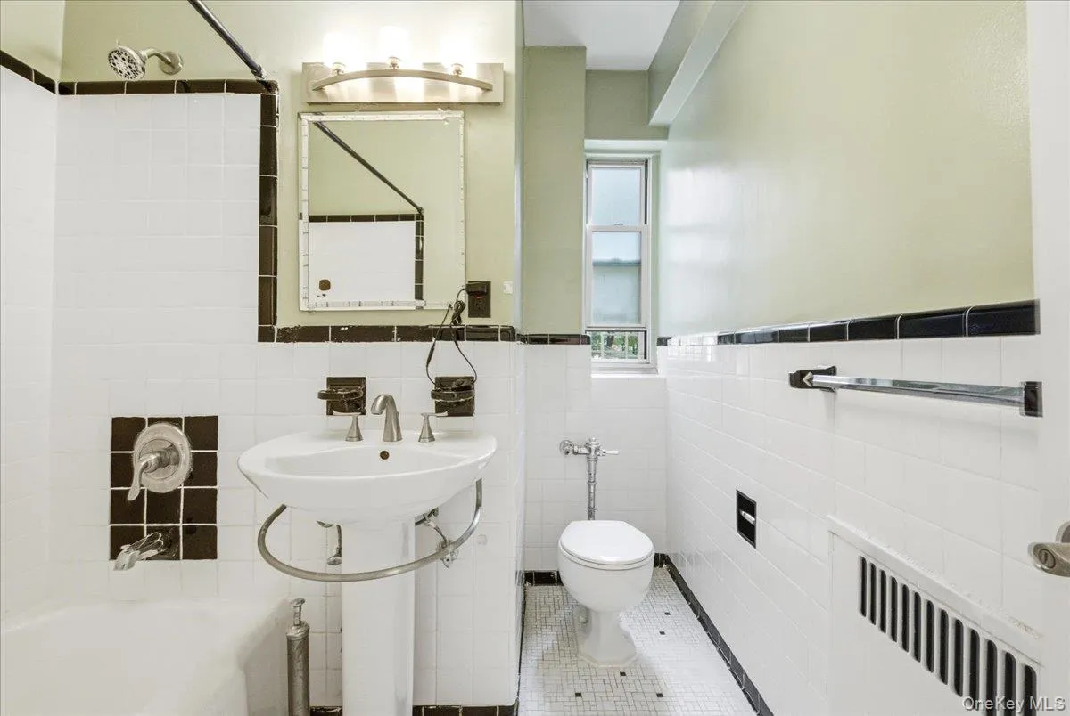 113-14 72nd Road, New York, NY, 1 Bedroom Bedrooms, 4 Rooms Rooms,1 BathroomBathrooms,Residential,For Rent,72nd,0,1032345 113-14 72nd Road, New York, NY, 1 Bedroom Bedrooms, 4 Rooms Rooms,1 BathroomBathrooms,Residential,For Rent,72nd,0,1032345