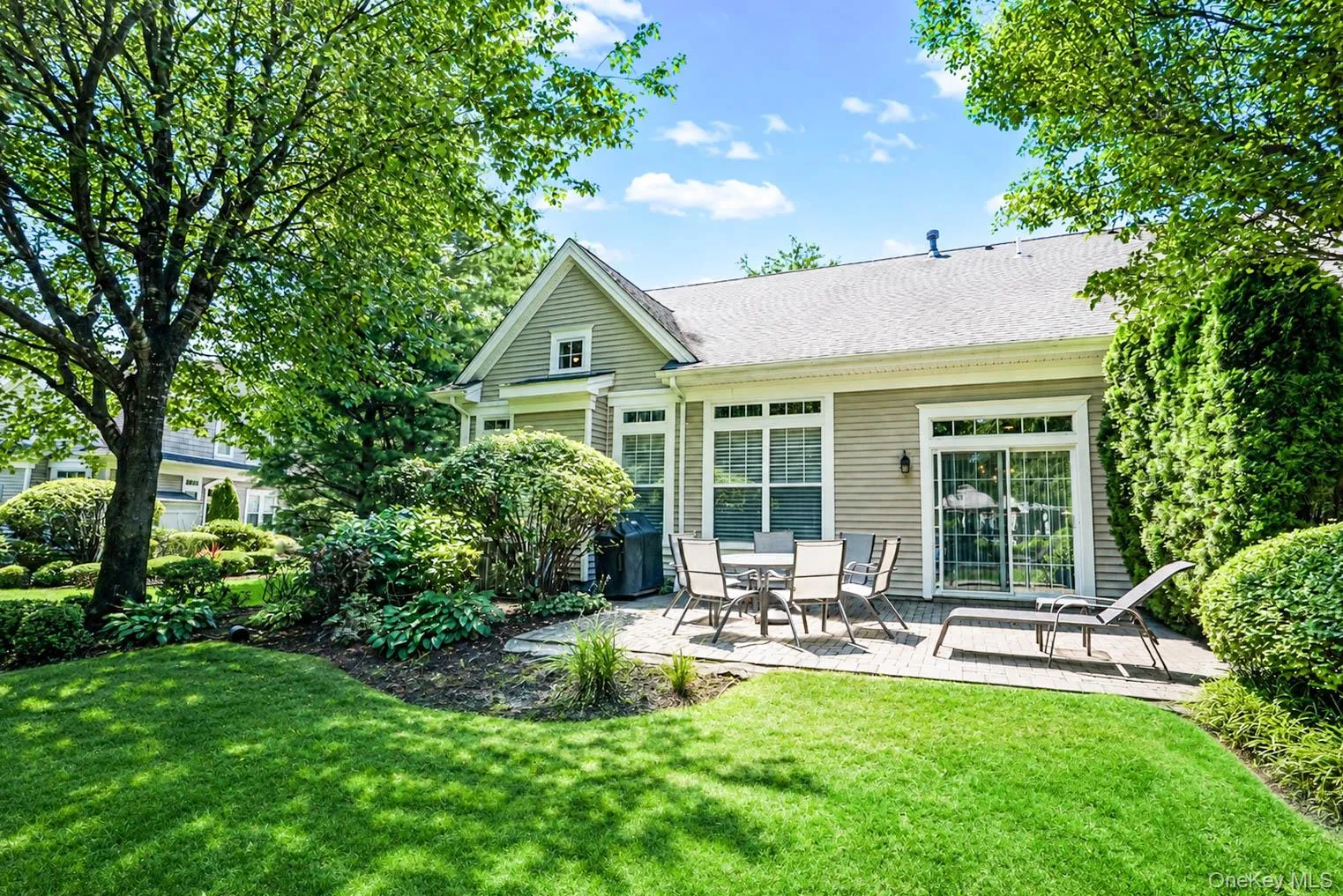 14 Concerto Drive, Brookhaven, NY, 2 Bedrooms Bedrooms, 8 Rooms Rooms,2 BathroomsBathrooms,Residential,For Rent,Concerto,0,1032348 14 Concerto Drive, Brookhaven, NY, 2 Bedrooms Bedrooms, 8 Rooms Rooms,2 BathroomsBathrooms,Residential,For Rent,Concerto,0,1032348
