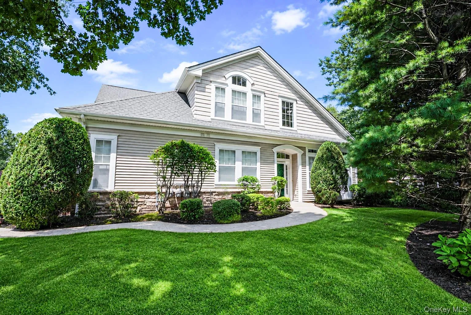 14 Concerto Drive, Brookhaven, NY, 2 Bedrooms Bedrooms, 8 Rooms Rooms,2 BathroomsBathrooms,Residential,For Rent,Concerto,0,1032348 14 Concerto Drive, Brookhaven, NY, 2 Bedrooms Bedrooms, 8 Rooms Rooms,2 BathroomsBathrooms,Residential,For Rent,Concerto,0,1032348