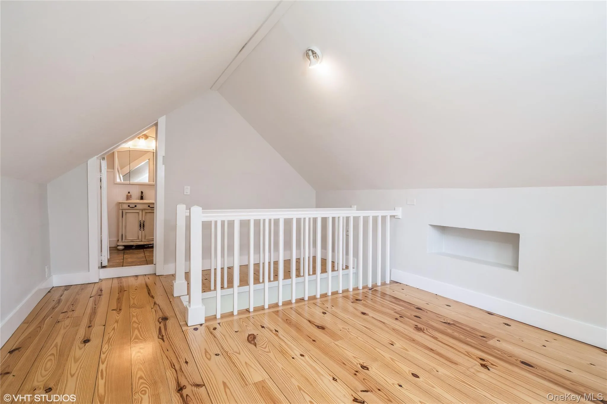1392 Kings Highway, Chester Town, NY, 2 Bedrooms Bedrooms, 6 Rooms Rooms,1 BathroomBathrooms,Residential Lease,For Rent,Kings,0,1032356 1392 Kings Highway, Chester Town, NY, 2 Bedrooms Bedrooms, 6 Rooms Rooms,1 BathroomBathrooms,Residential Lease,For Rent,Kings,0,1032356
