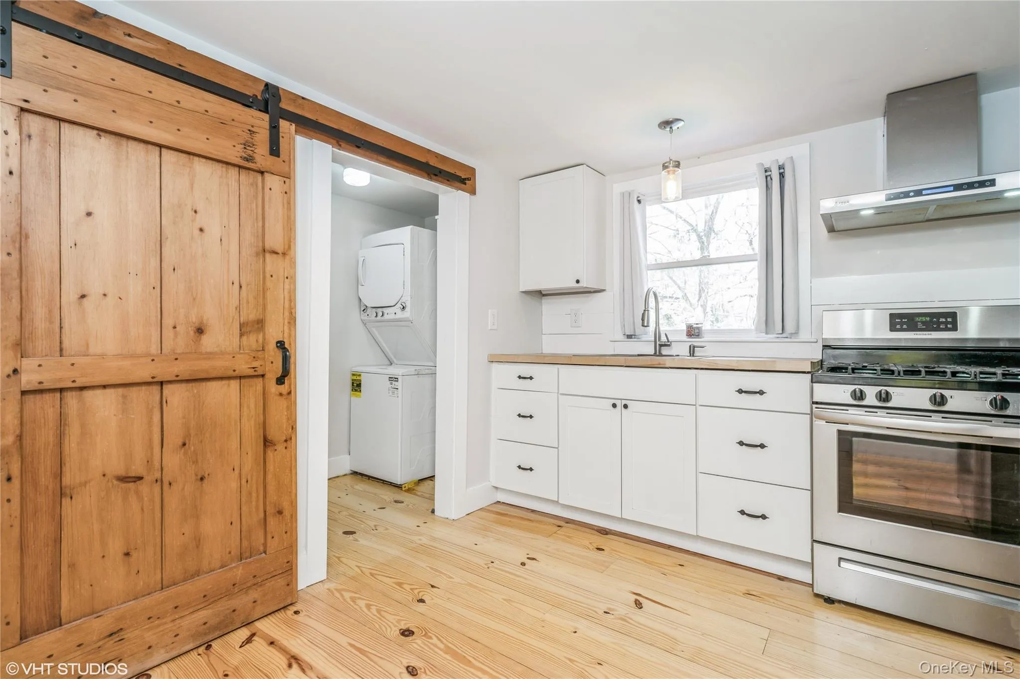 1392 Kings Highway, Chester Town, NY, 2 Bedrooms Bedrooms, 6 Rooms Rooms,1 BathroomBathrooms,Residential Lease,For Rent,Kings,0,1032356 1392 Kings Highway, Chester Town, NY, 2 Bedrooms Bedrooms, 6 Rooms Rooms,1 BathroomBathrooms,Residential Lease,For Rent,Kings,0,1032356
