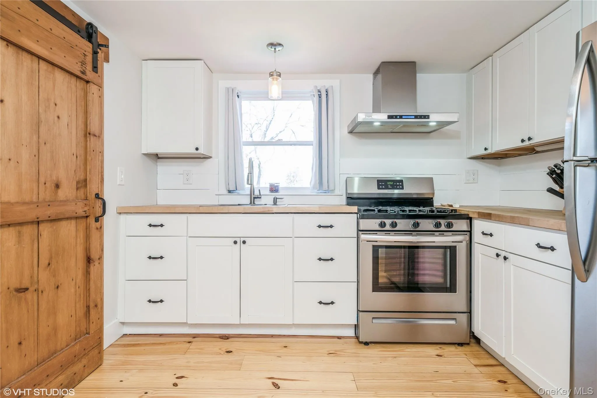 1392 Kings Highway, Chester Town, NY, 2 Bedrooms Bedrooms, 6 Rooms Rooms,1 BathroomBathrooms,Residential Lease,For Rent,Kings,0,1032356 1392 Kings Highway, Chester Town, NY, 2 Bedrooms Bedrooms, 6 Rooms Rooms,1 BathroomBathrooms,Residential Lease,For Rent,Kings,0,1032356