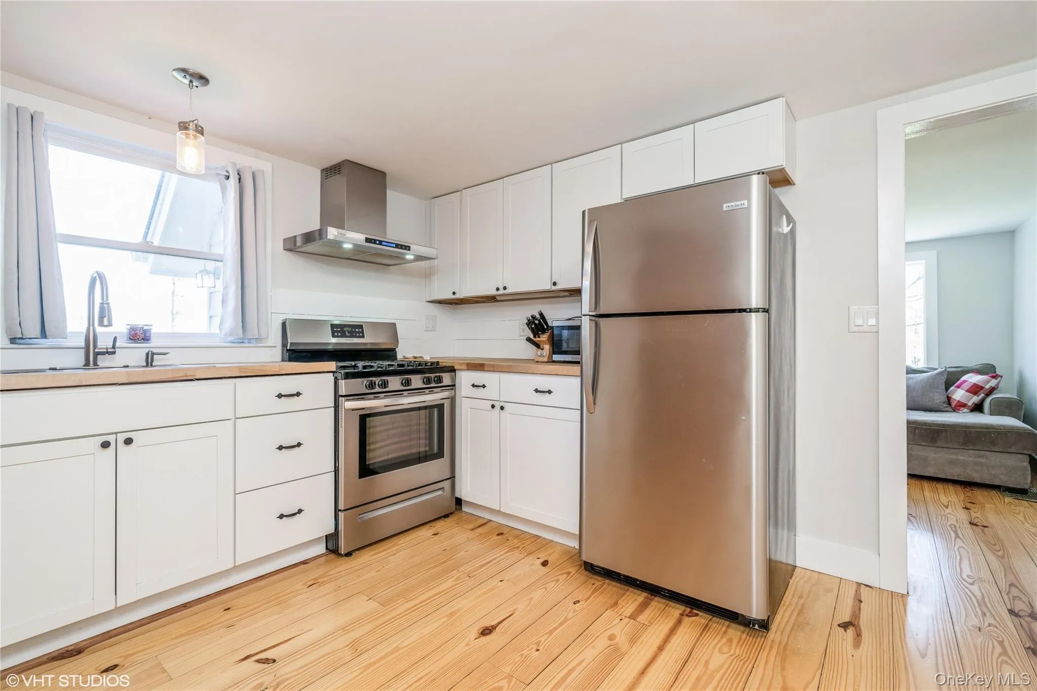 1392 Kings Highway, Chester Town, NY, 2 Bedrooms Bedrooms, 6 Rooms Rooms,1 BathroomBathrooms,Residential Lease,For Rent,Kings,0,1032356 1392 Kings Highway, Chester Town, NY, 2 Bedrooms Bedrooms, 6 Rooms Rooms,1 BathroomBathrooms,Residential Lease,For Rent,Kings,0,1032356