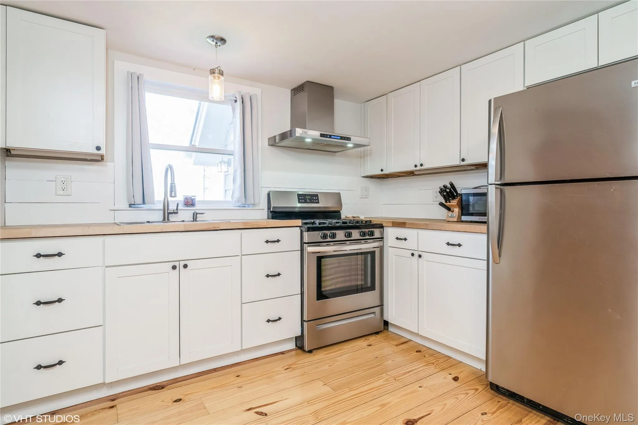 1392 Kings Highway, Chester Town, NY, 2 Bedrooms Bedrooms, 6 Rooms Rooms,1 BathroomBathrooms,Residential Lease,For Rent,Kings,0,1032356 1392 Kings Highway, Chester Town, NY, 2 Bedrooms Bedrooms, 6 Rooms Rooms,1 BathroomBathrooms,Residential Lease,For Rent,Kings,0,1032356
