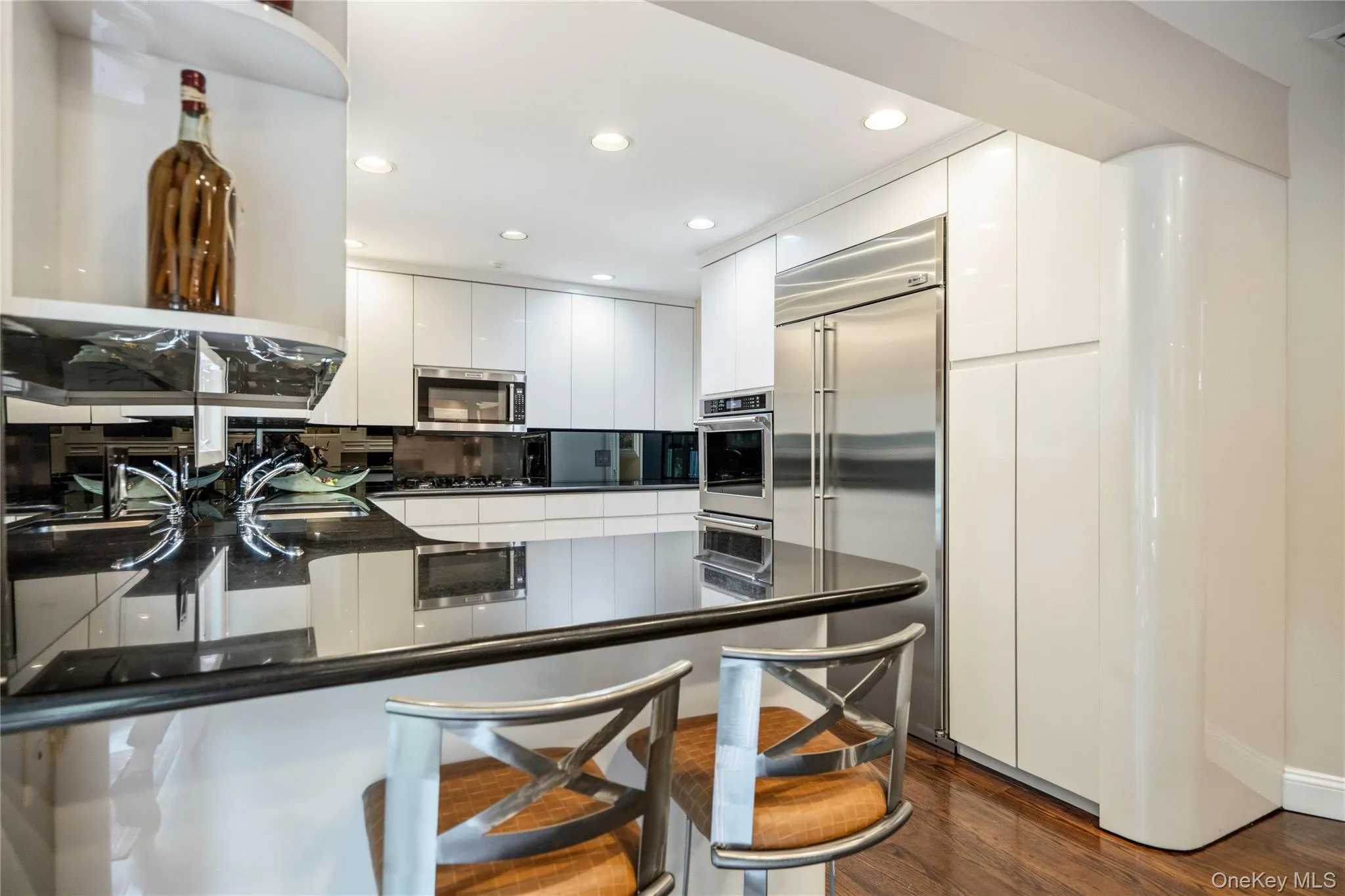 15 Hunt Court, North Hempstead, NY, 5 Bedrooms Bedrooms, 11 Rooms Rooms,2 BathroomsBathrooms,Residential,For Rent,Hunt,0,1032368 15 Hunt Court, North Hempstead, NY, 5 Bedrooms Bedrooms, 11 Rooms Rooms,2 BathroomsBathrooms,Residential,For Rent,Hunt,0,1032368