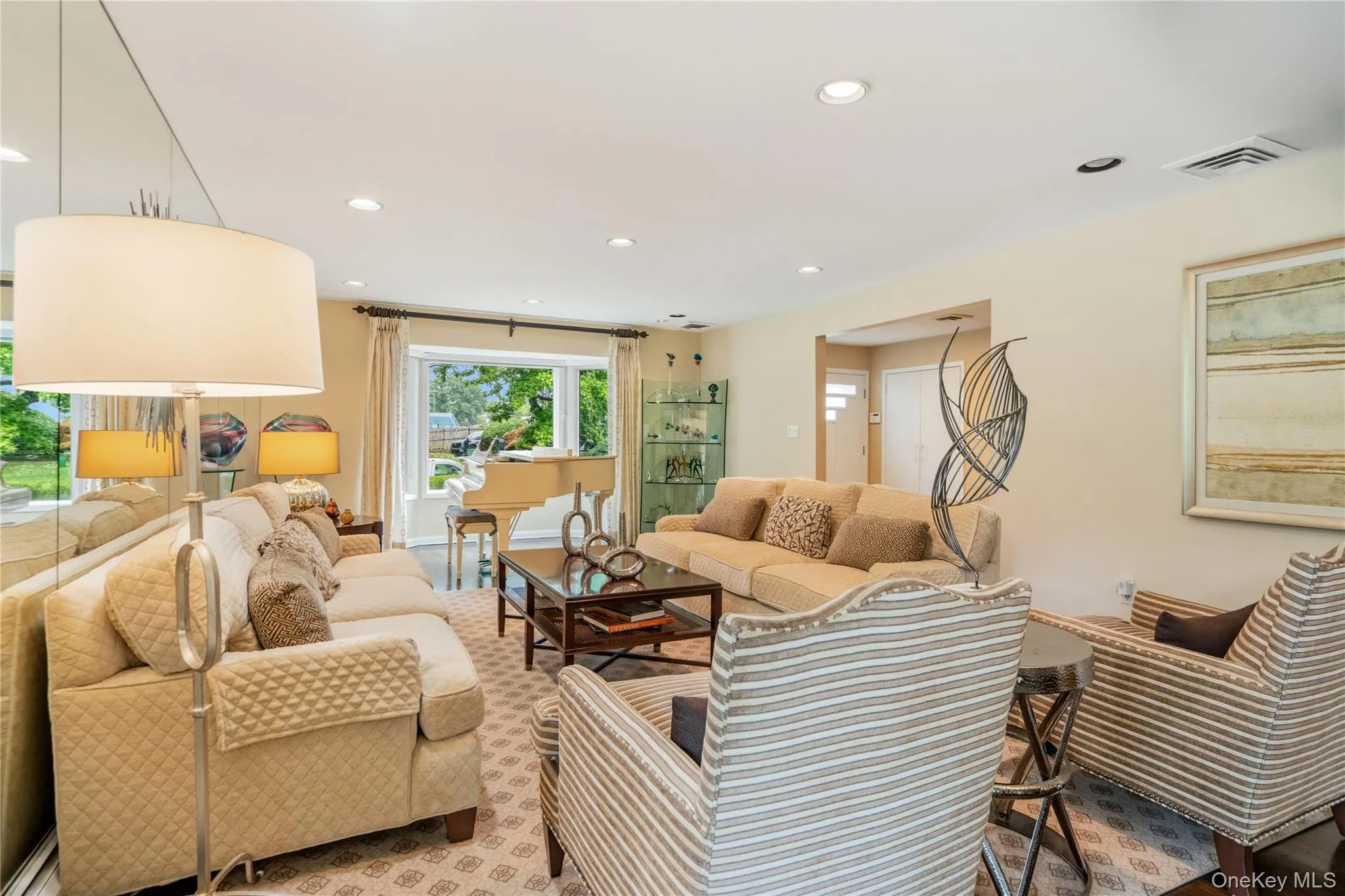 15 Hunt Court, North Hempstead, NY, 5 Bedrooms Bedrooms, 11 Rooms Rooms,2 BathroomsBathrooms,Residential,For Rent,Hunt,0,1032368 15 Hunt Court, North Hempstead, NY, 5 Bedrooms Bedrooms, 11 Rooms Rooms,2 BathroomsBathrooms,Residential,For Rent,Hunt,0,1032368