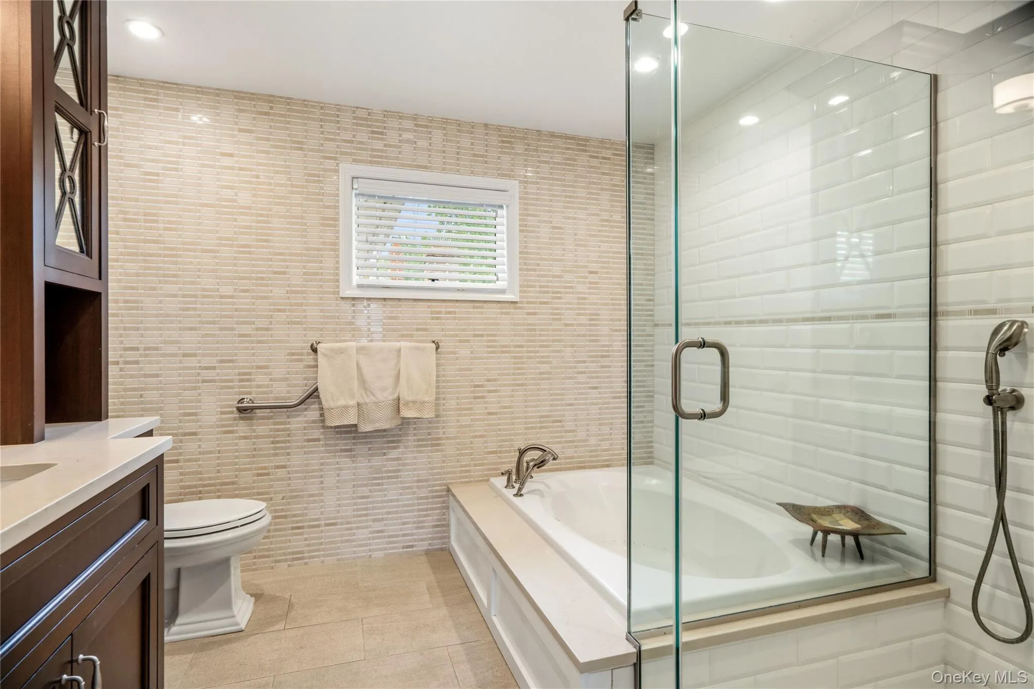 15 Hunt Court, North Hempstead, NY, 5 Bedrooms Bedrooms, 11 Rooms Rooms,2 BathroomsBathrooms,Residential,For Rent,Hunt,0,1032368 15 Hunt Court, North Hempstead, NY, 5 Bedrooms Bedrooms, 11 Rooms Rooms,2 BathroomsBathrooms,Residential,For Rent,Hunt,0,1032368
