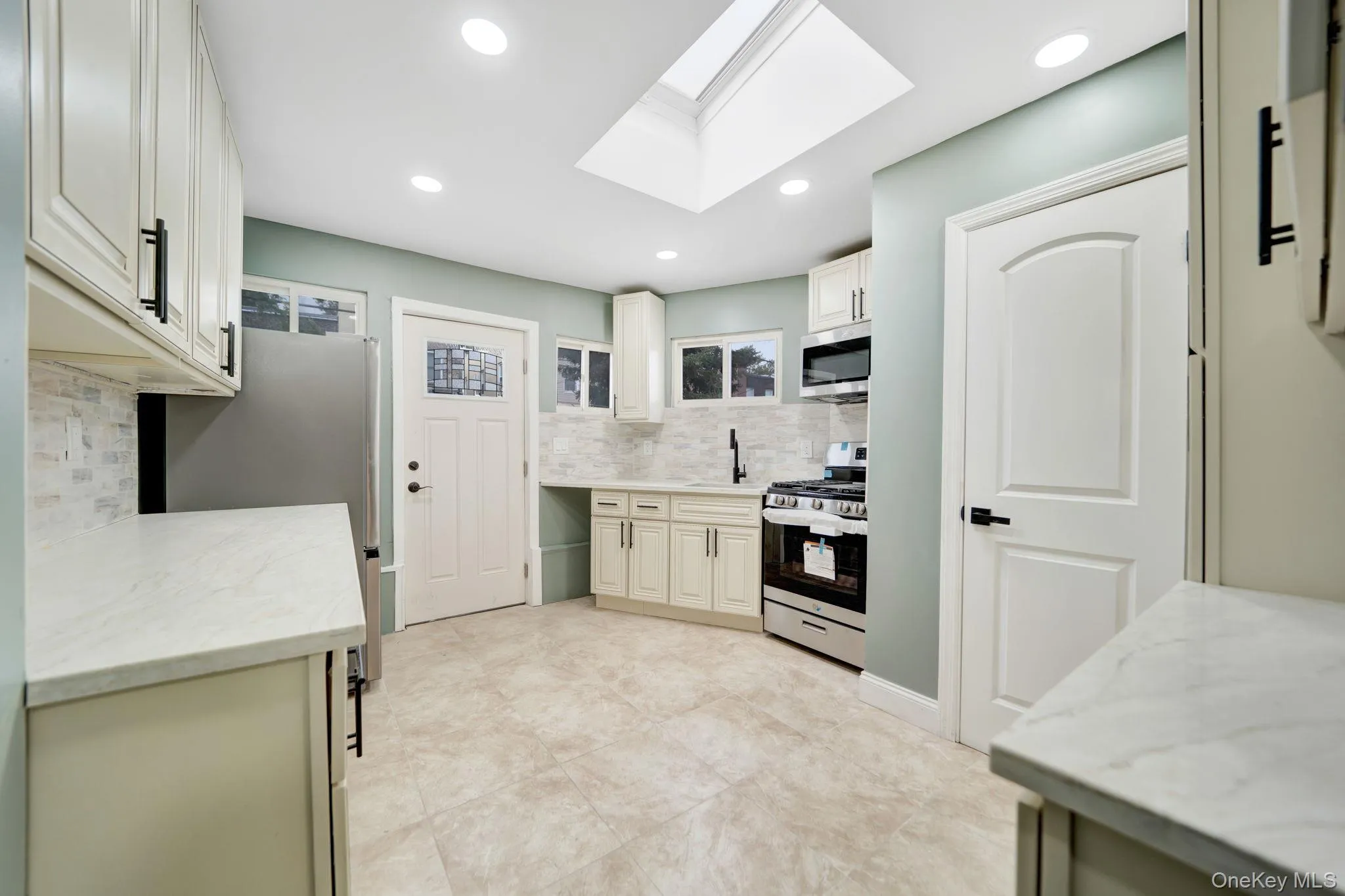 1852 34th Street, New York, NY, 3 Bedrooms Bedrooms, 6 Rooms Rooms,2 BathroomsBathrooms,Residential,For Rent,34th,0,1032375 1852 34th Street, New York, NY, 3 Bedrooms Bedrooms, 6 Rooms Rooms,2 BathroomsBathrooms,Residential,For Rent,34th,0,1032375