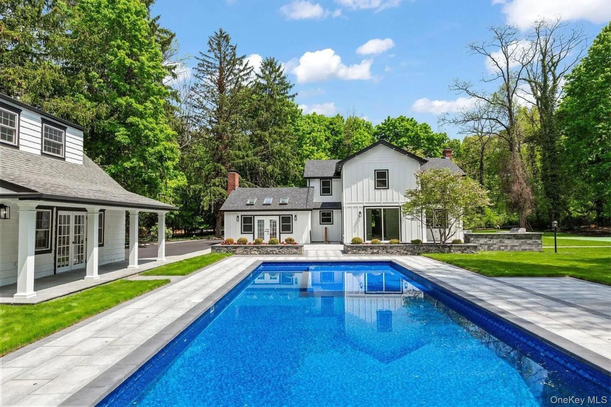 75 Centerport Road, Huntington, NY, 7 Bedrooms Bedrooms, 14 Rooms Rooms,5 BathroomsBathrooms,Residential,For Rent,Centerport,0,1032383 75 Centerport Road, Huntington, NY, 7 Bedrooms Bedrooms, 14 Rooms Rooms,5 BathroomsBathrooms,Residential,For Rent,Centerport,0,1032383
