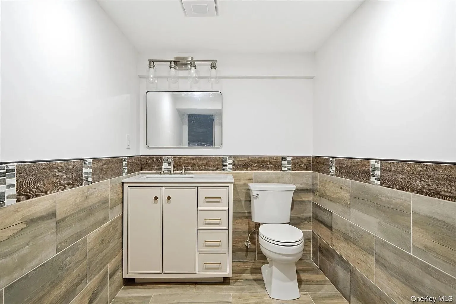 75 Centerport Road, Huntington, NY, 7 Bedrooms Bedrooms, 14 Rooms Rooms,5 BathroomsBathrooms,Residential,For Rent,Centerport,0,1032383 75 Centerport Road, Huntington, NY, 7 Bedrooms Bedrooms, 14 Rooms Rooms,5 BathroomsBathrooms,Residential,For Rent,Centerport,0,1032383