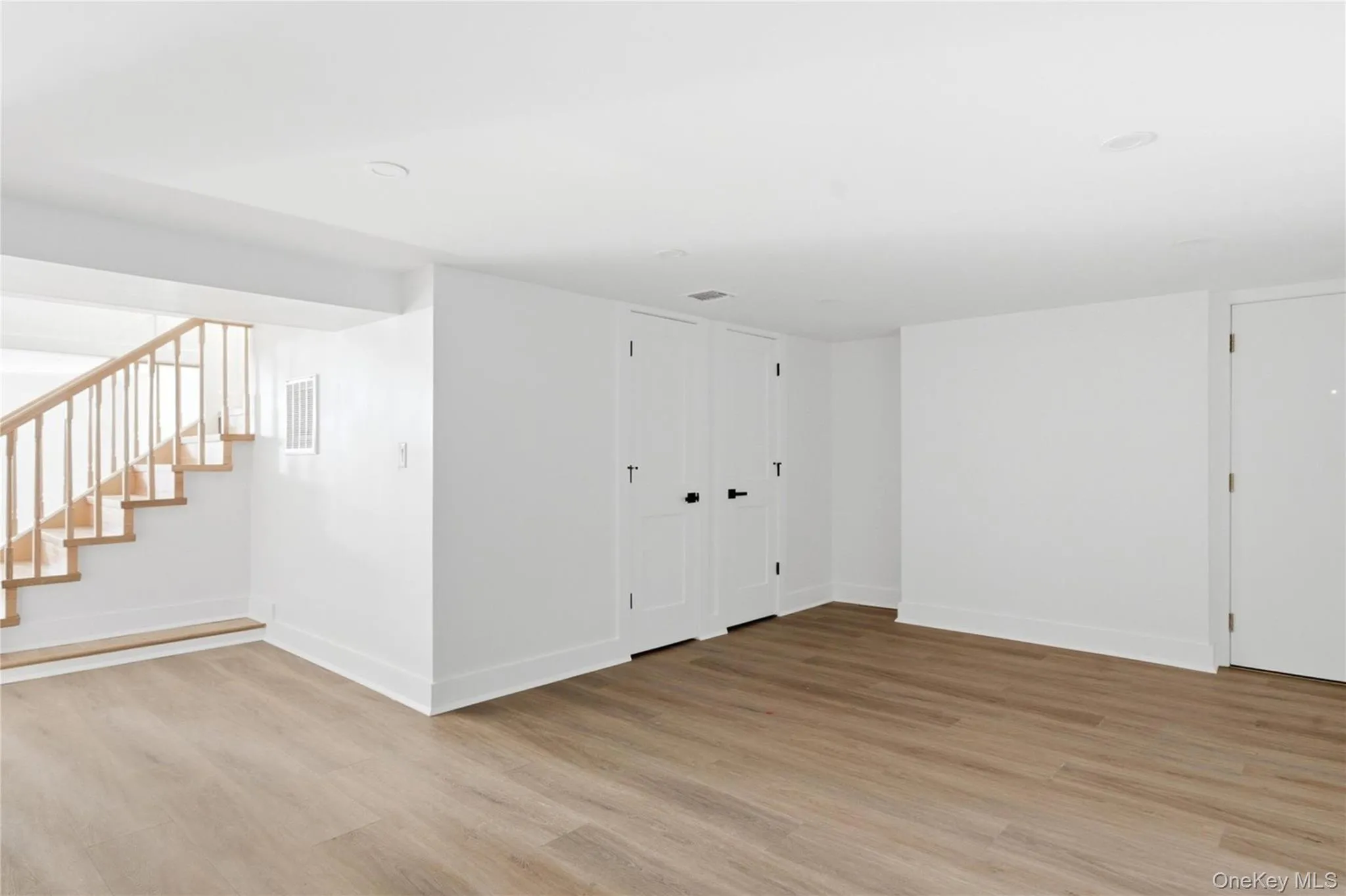 75 Centerport Road, Huntington, NY, 7 Bedrooms Bedrooms, 14 Rooms Rooms,5 BathroomsBathrooms,Residential,For Rent,Centerport,0,1032383 75 Centerport Road, Huntington, NY, 7 Bedrooms Bedrooms, 14 Rooms Rooms,5 BathroomsBathrooms,Residential,For Rent,Centerport,0,1032383
