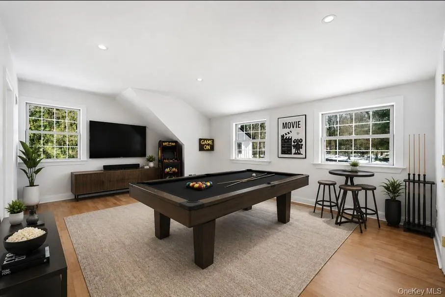 75 Centerport Road, Huntington, NY, 7 Bedrooms Bedrooms, 14 Rooms Rooms,5 BathroomsBathrooms,Residential,For Rent,Centerport,0,1032383 75 Centerport Road, Huntington, NY, 7 Bedrooms Bedrooms, 14 Rooms Rooms,5 BathroomsBathrooms,Residential,For Rent,Centerport,0,1032383