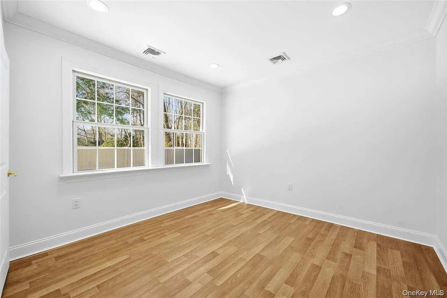 75 Centerport Road, Huntington, NY, 7 Bedrooms Bedrooms, 14 Rooms Rooms,5 BathroomsBathrooms,Residential,For Rent,Centerport,0,1032383 75 Centerport Road, Huntington, NY, 7 Bedrooms Bedrooms, 14 Rooms Rooms,5 BathroomsBathrooms,Residential,For Rent,Centerport,0,1032383