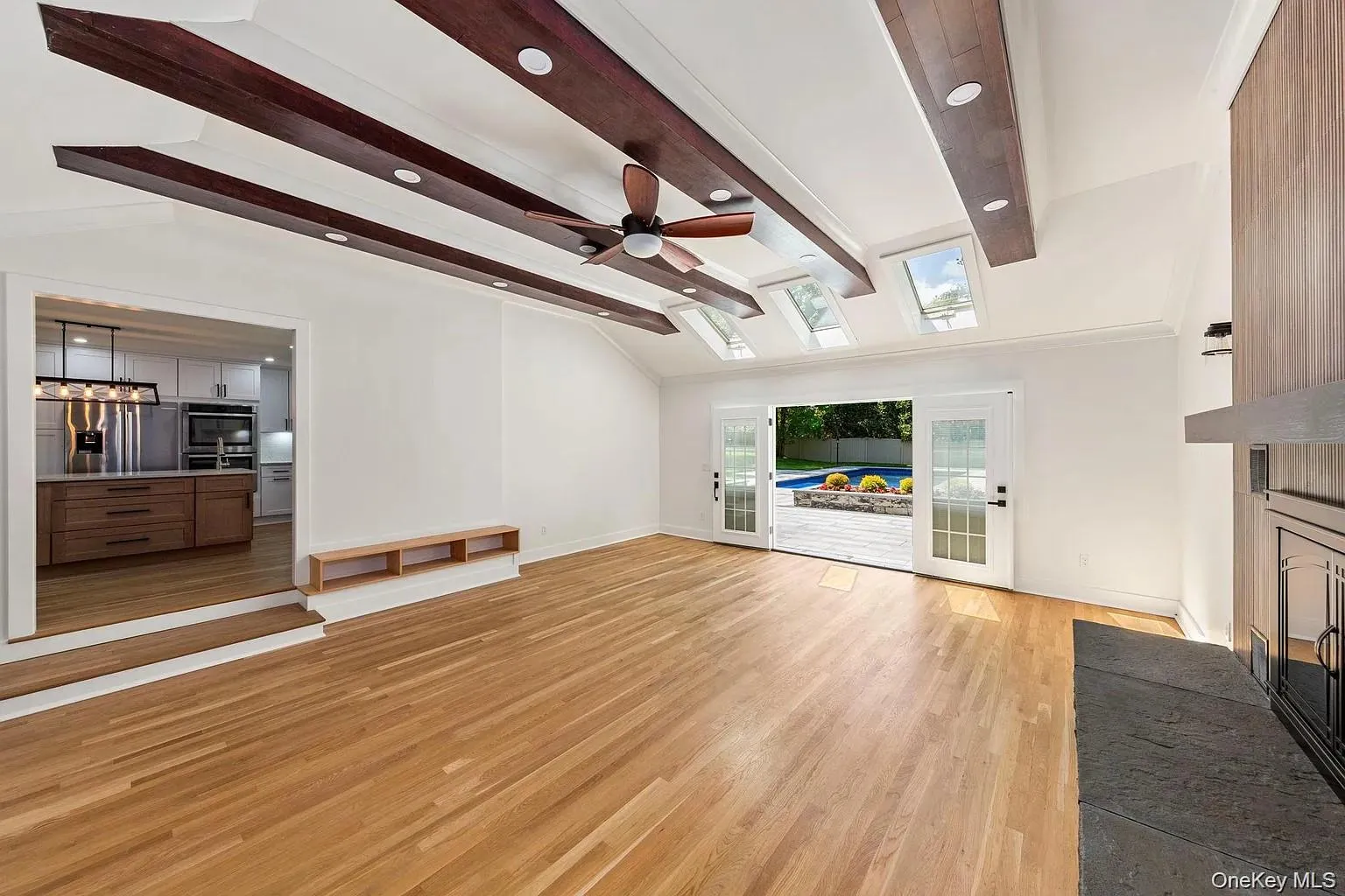 75 Centerport Road, Huntington, NY, 7 Bedrooms Bedrooms, 14 Rooms Rooms,5 BathroomsBathrooms,Residential,For Rent,Centerport,0,1032383 75 Centerport Road, Huntington, NY, 7 Bedrooms Bedrooms, 14 Rooms Rooms,5 BathroomsBathrooms,Residential,For Rent,Centerport,0,1032383