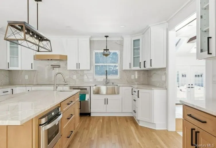75 Centerport Road, Huntington, NY, 7 Bedrooms Bedrooms, 14 Rooms Rooms,5 BathroomsBathrooms,Residential,For Rent,Centerport,0,1032383 75 Centerport Road, Huntington, NY, 7 Bedrooms Bedrooms, 14 Rooms Rooms,5 BathroomsBathrooms,Residential,For Rent,Centerport,0,1032383