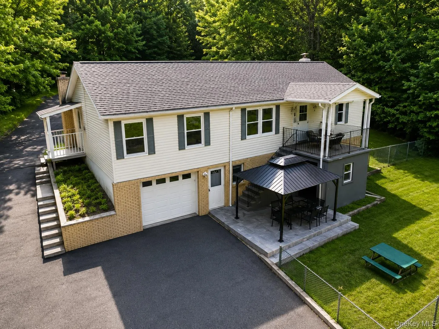 274 Grey Road, Fallsburg, NY, 4 Bedrooms Bedrooms, 9 Rooms Rooms,3 BathroomsBathrooms,Residential,For Rent,Grey,0,1032386 274 Grey Road, Fallsburg, NY, 4 Bedrooms Bedrooms, 9 Rooms Rooms,3 BathroomsBathrooms,Residential,For Rent,Grey,0,1032386